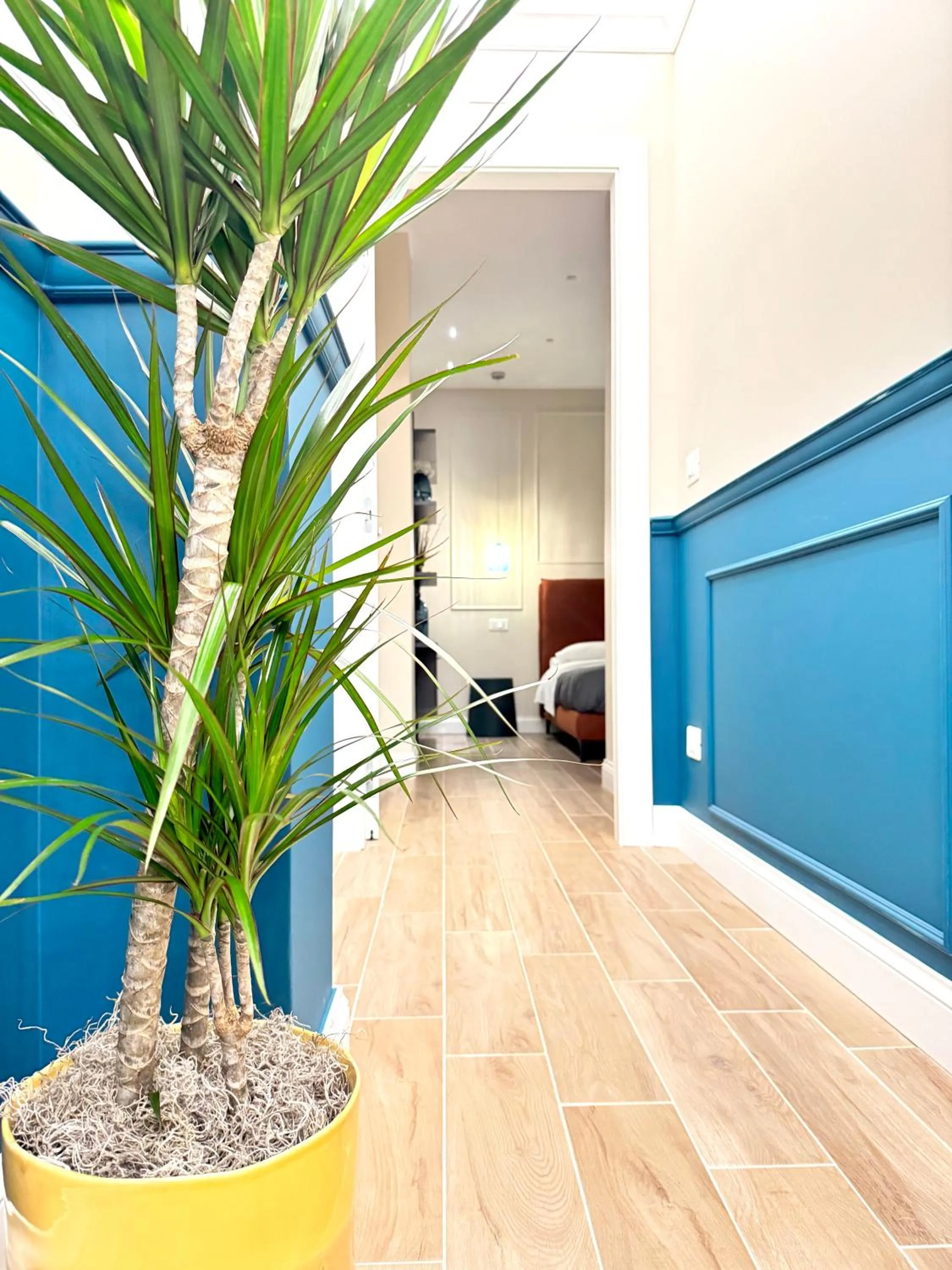 Lobby or reception in Charm Airport