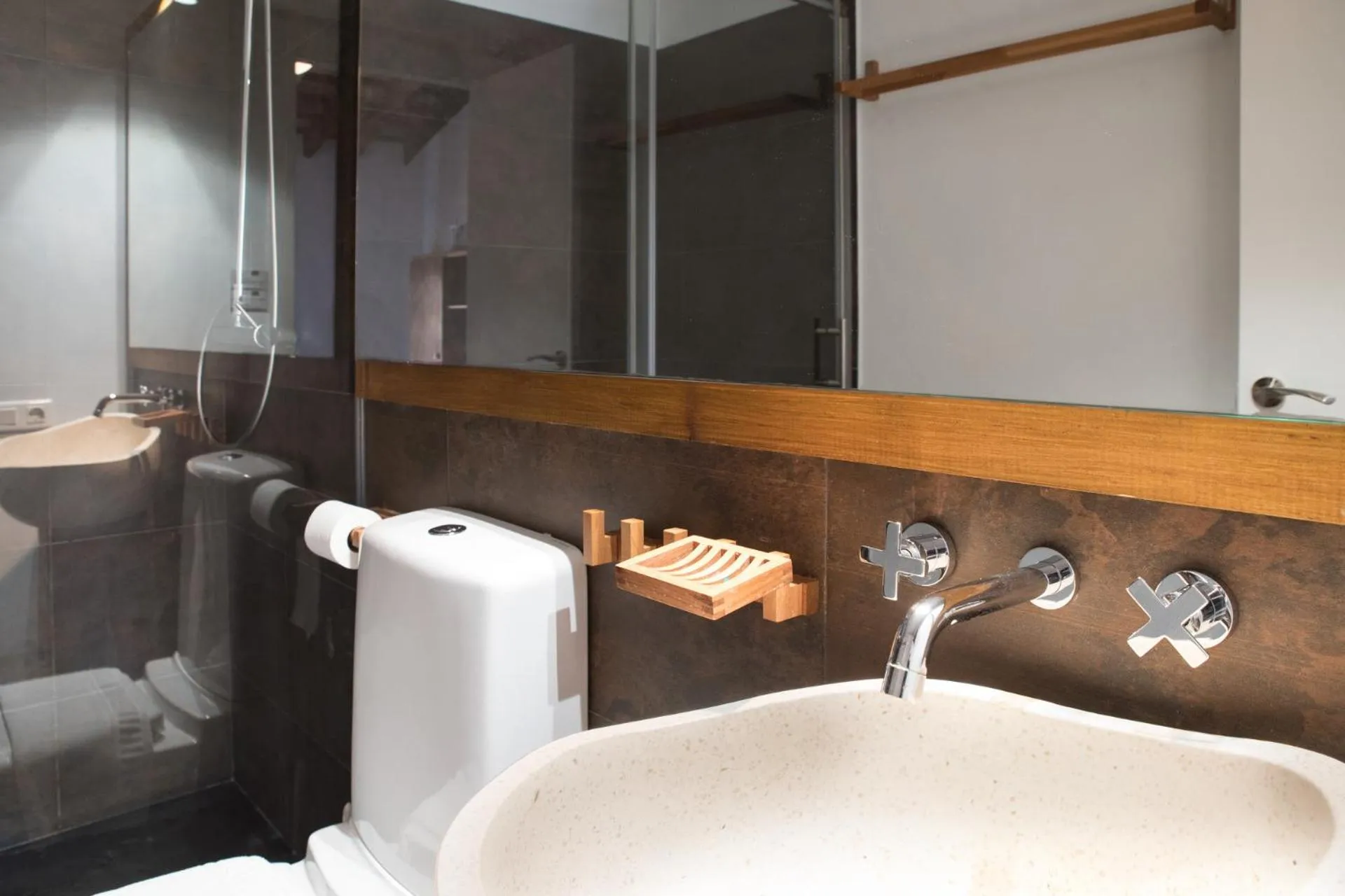 Toilet in Casa Arizo, Hotel Boutique