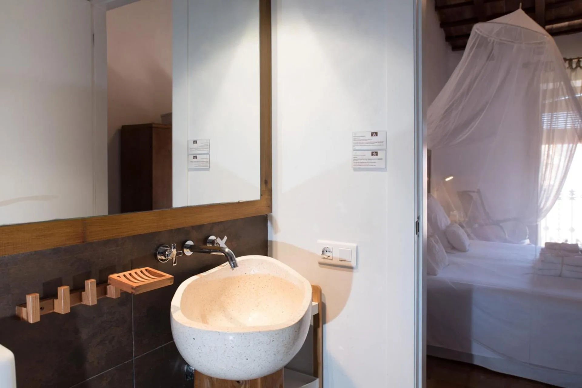 Bathroom, Bed in Casa Arizo, Hotel Boutique