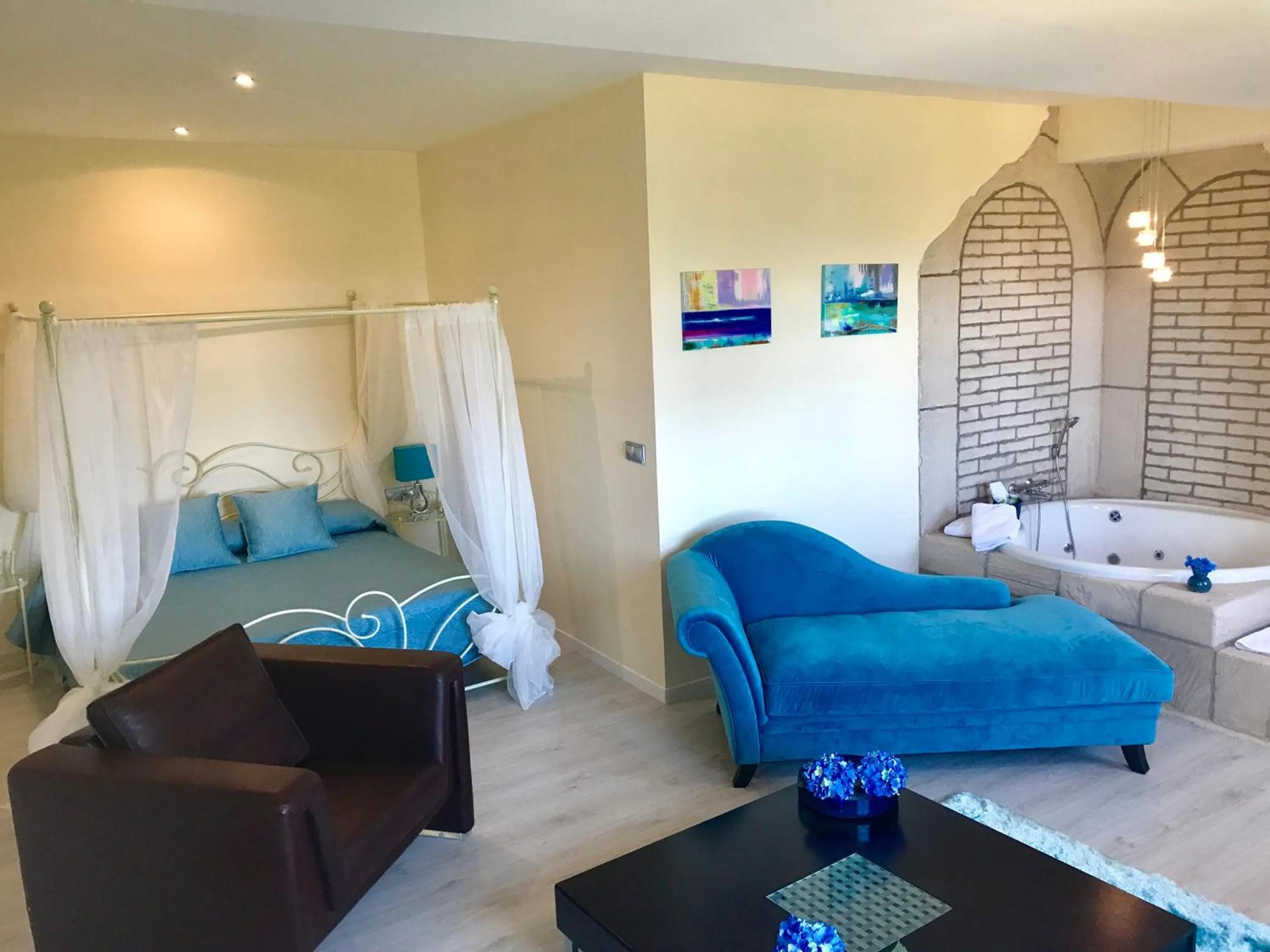 Photo of the whole room in Hotel Castillo Bonavía