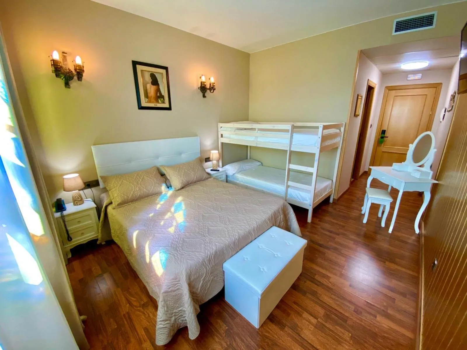 bunk bed, Bed in Hotel Castillo Bonavía