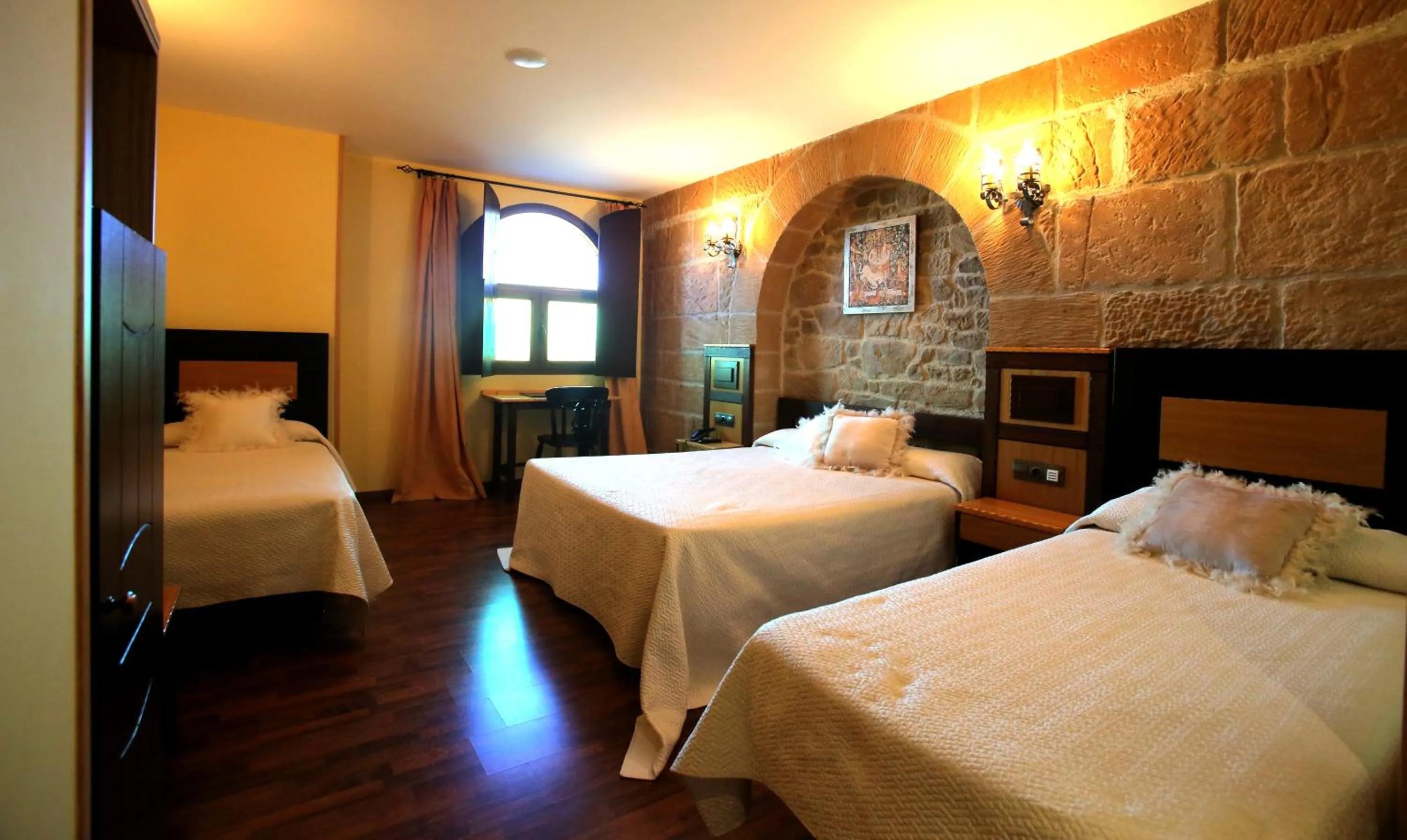 Family, Bed in Hotel Castillo Bonavía