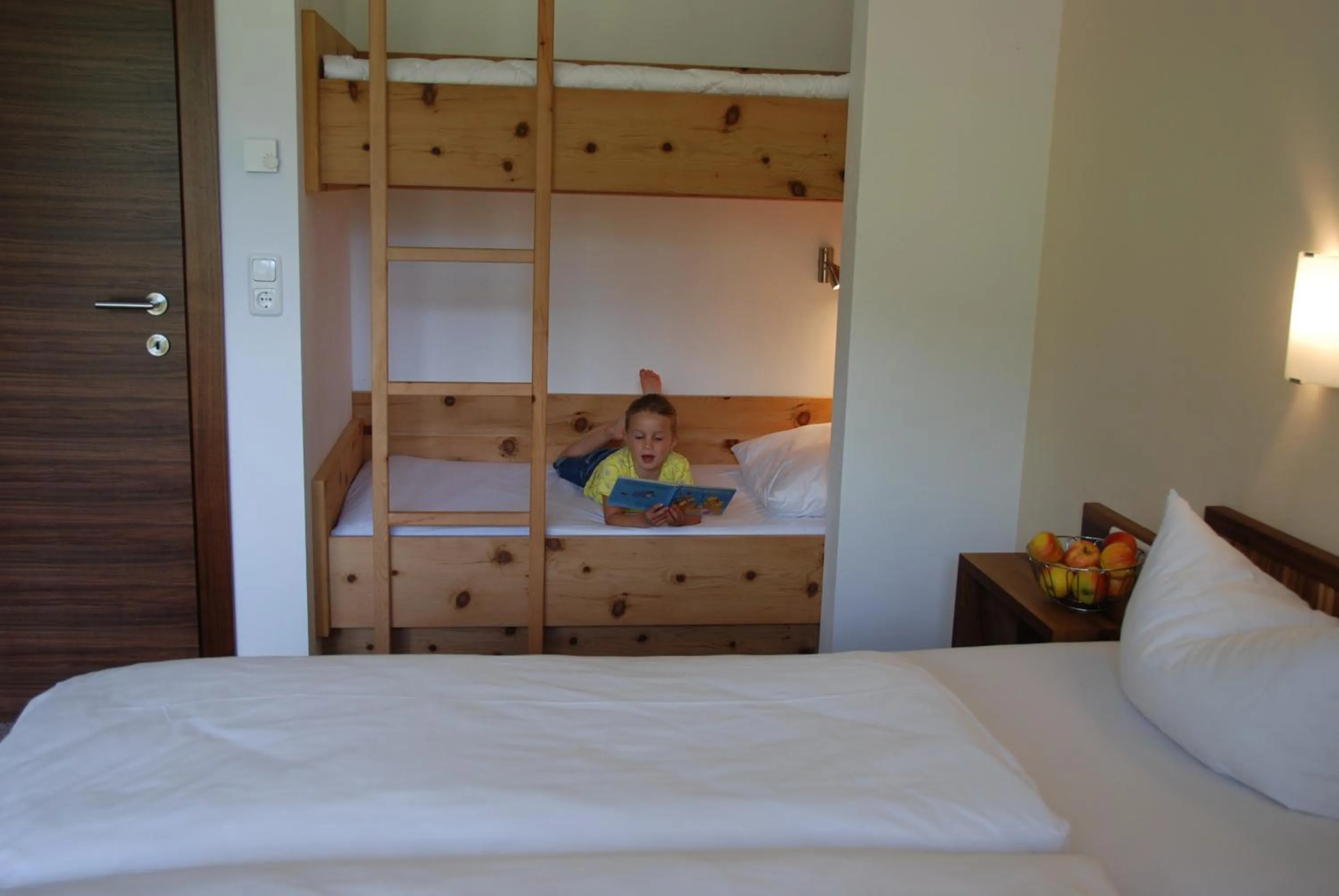 Photo of the whole room, Bed in Apart Ideal