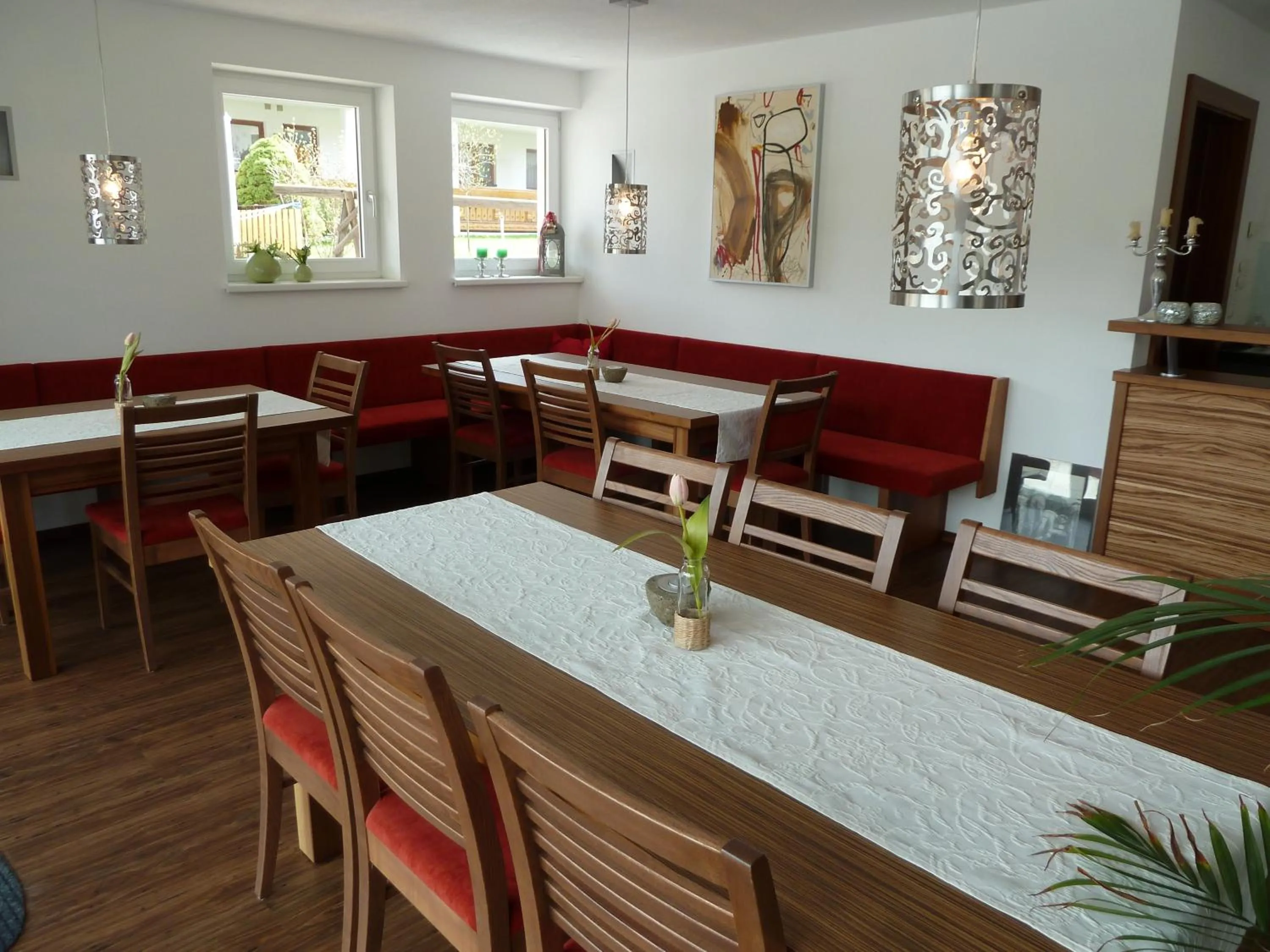 Restaurant/places to eat in Apart Ideal