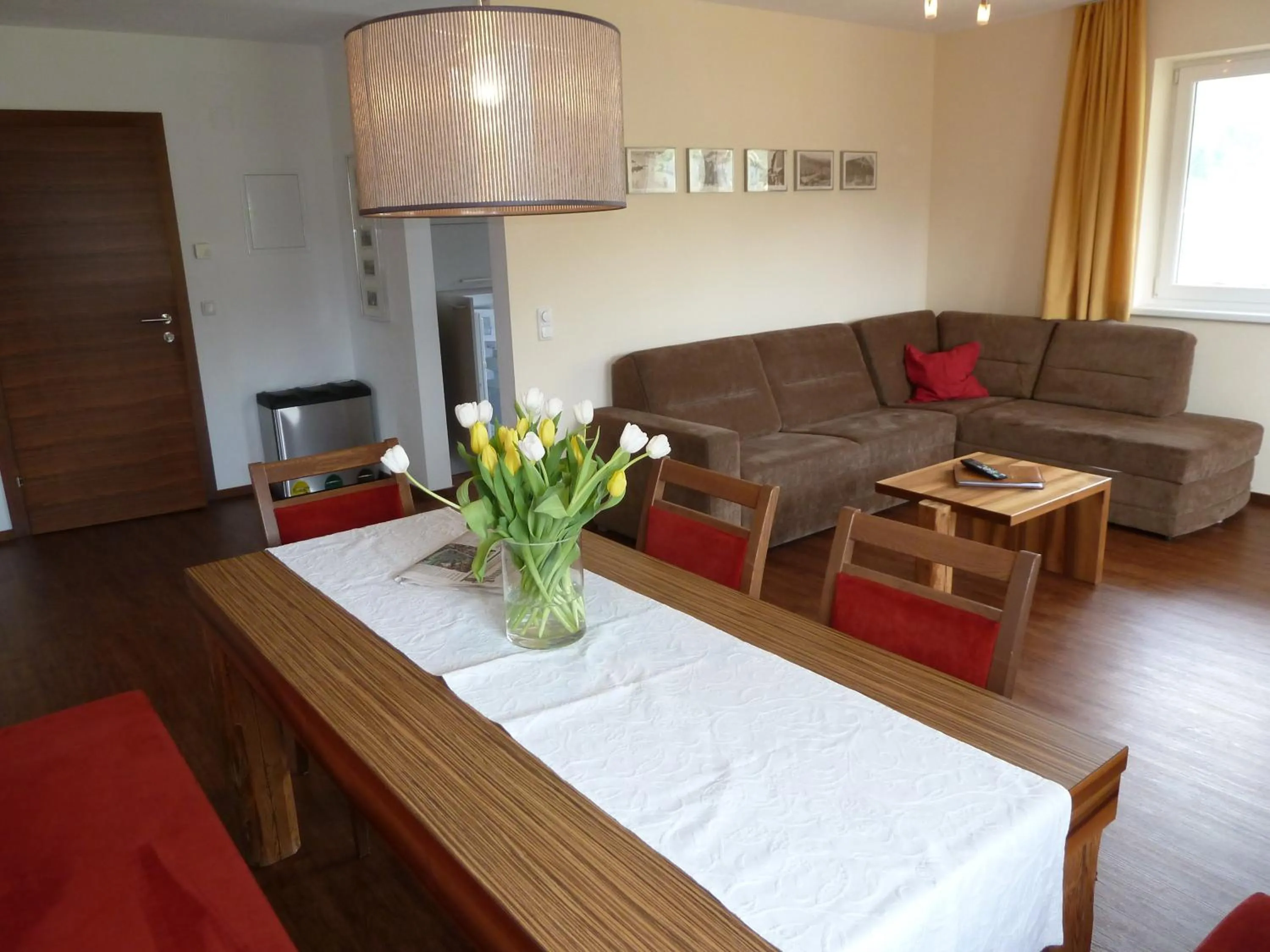 Dining area in Apart Ideal