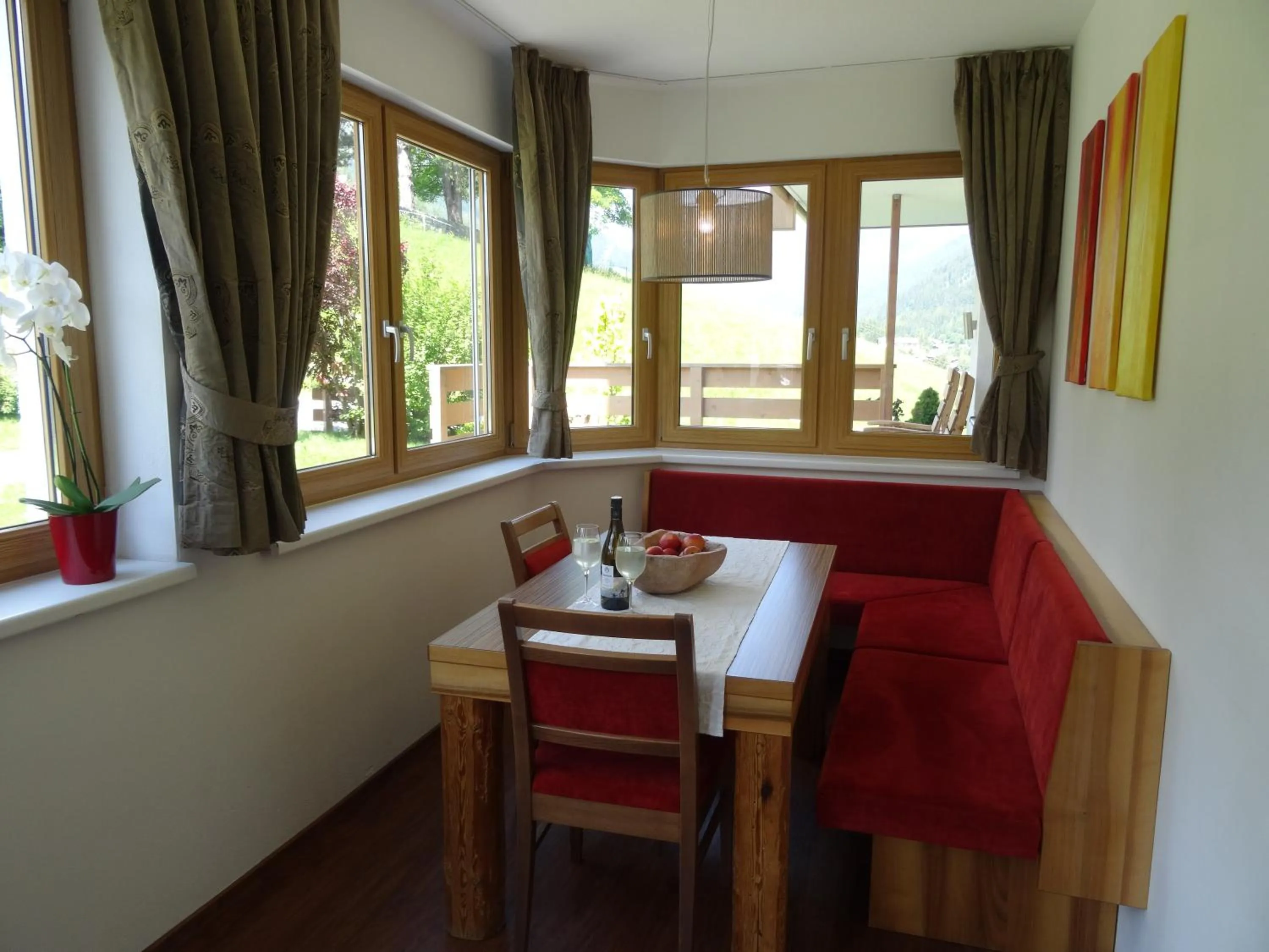 Photo of the whole room in Apart Ideal