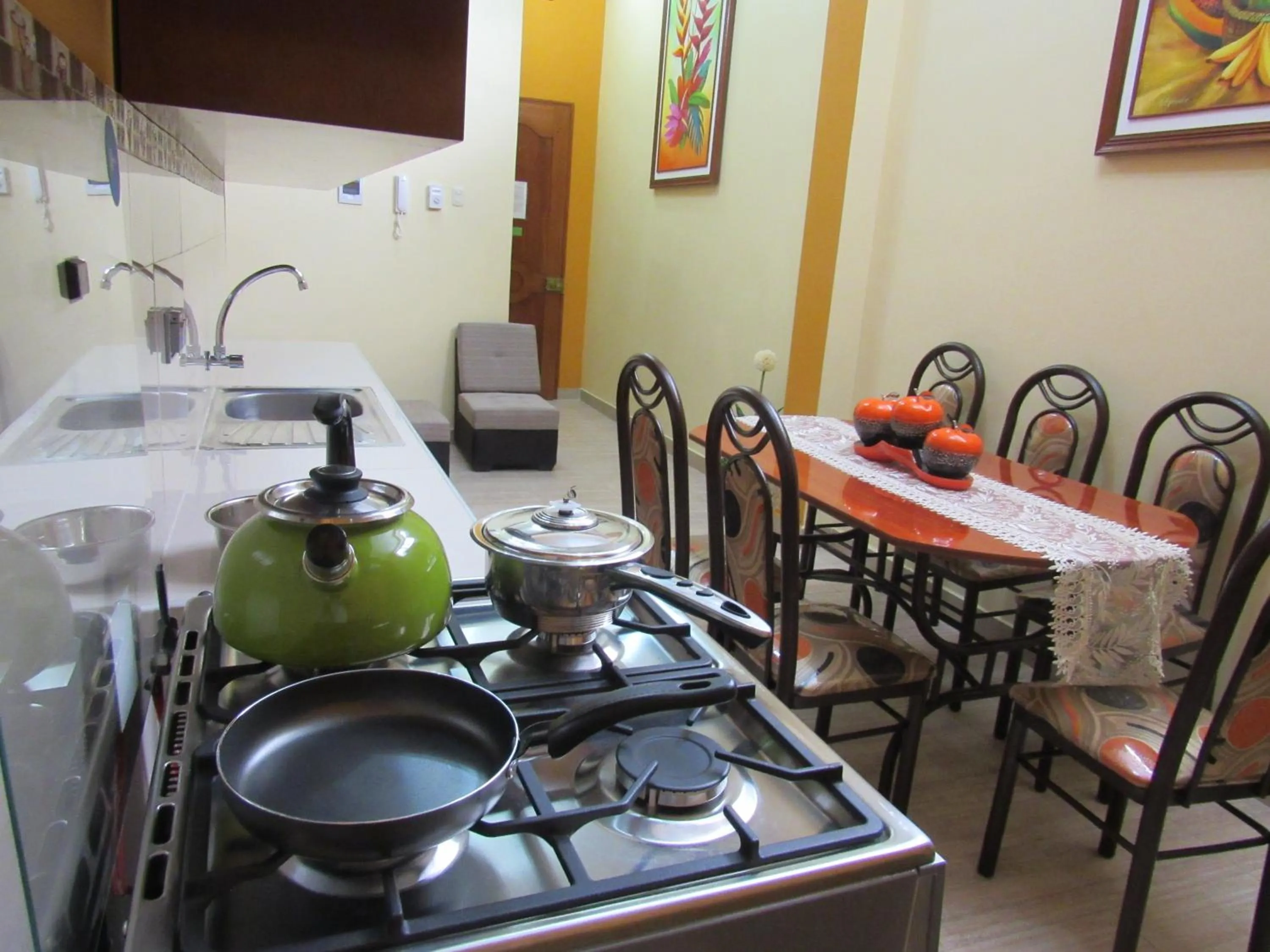 Kitchen or kitchenette in Alojamiento El Cardenal