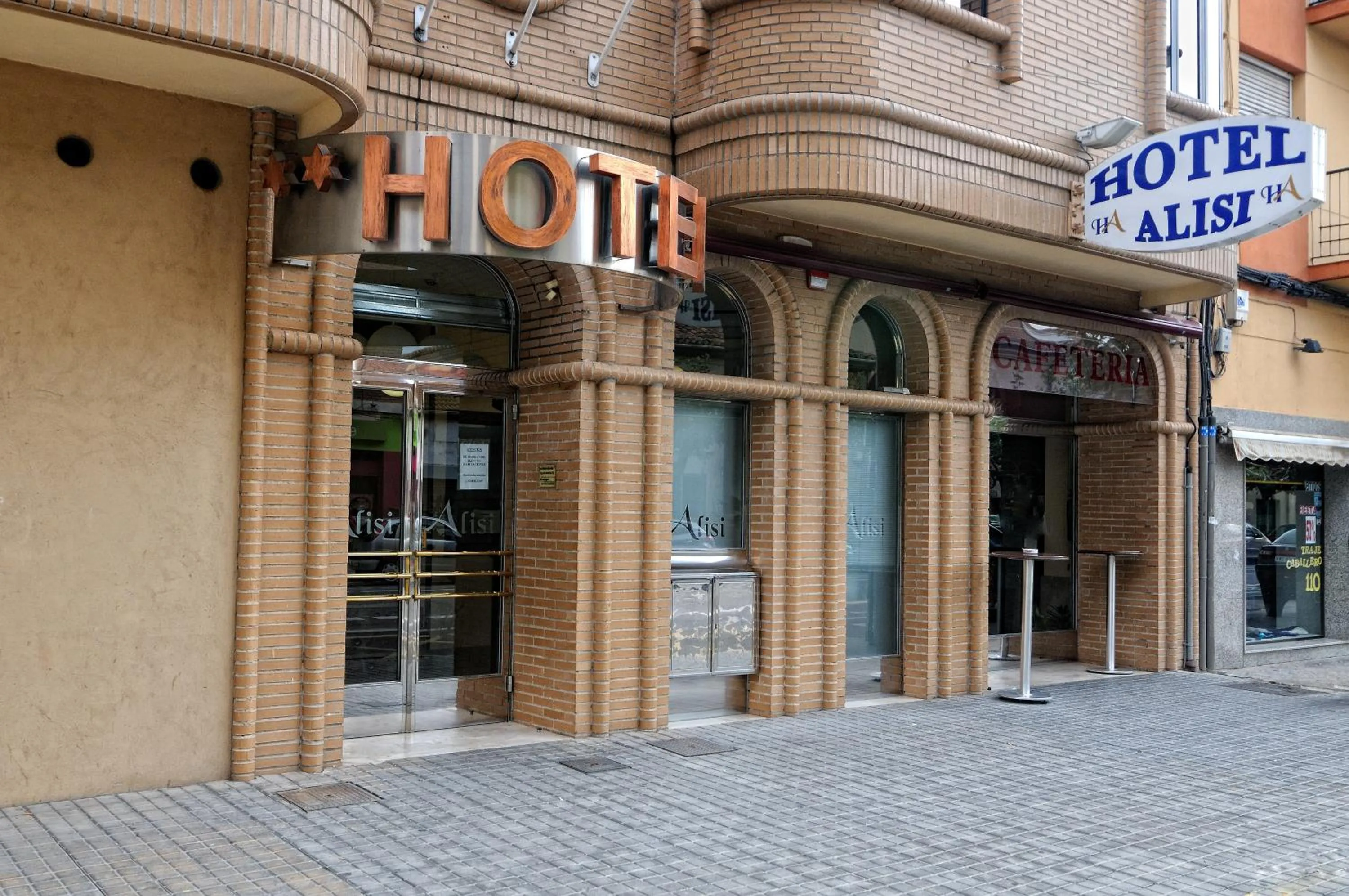 Facade/entrance in Hotel Alisi