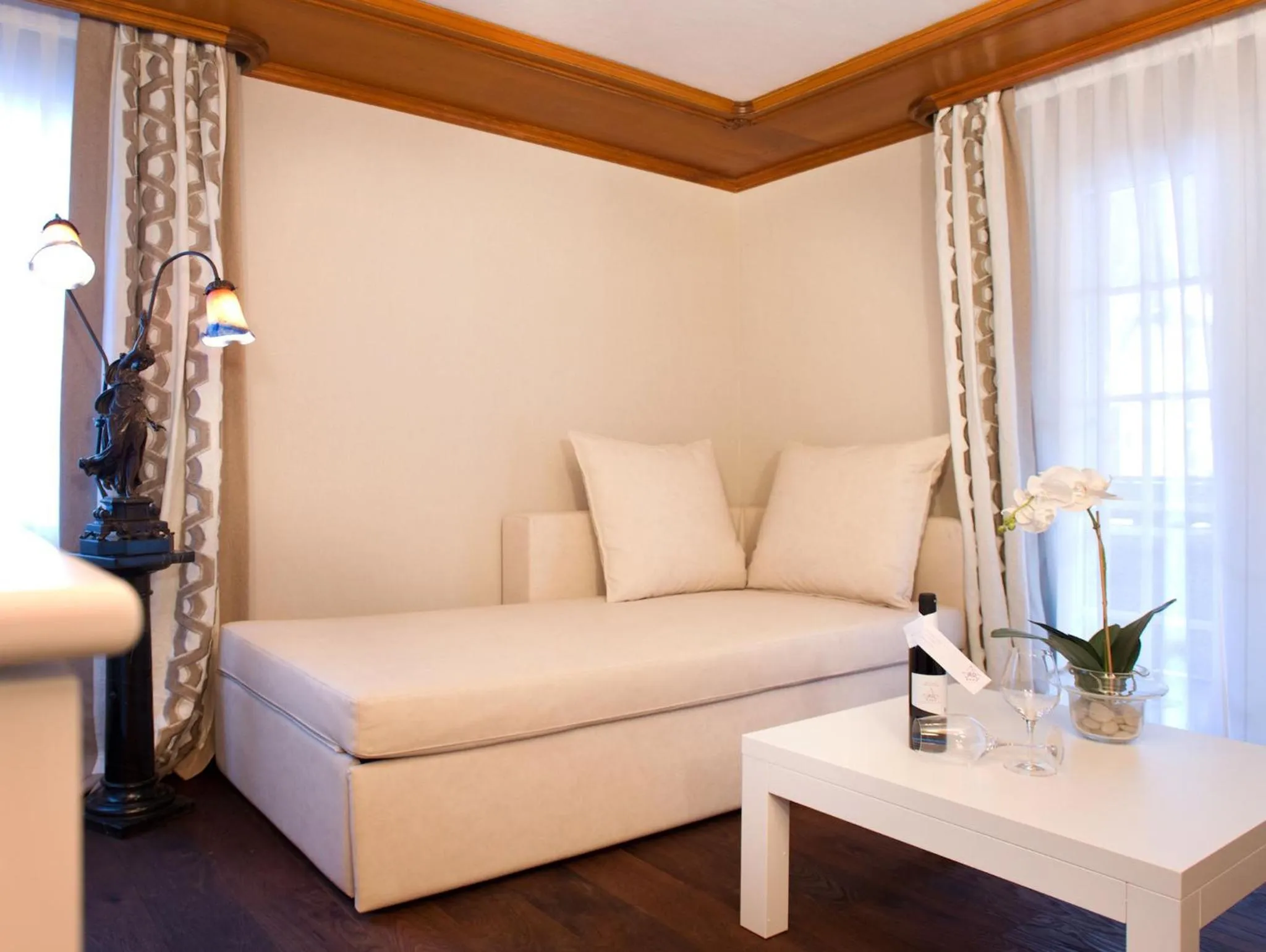 Living room, Bed in Boutique Hotel Albana Real - Restaurants & Spa