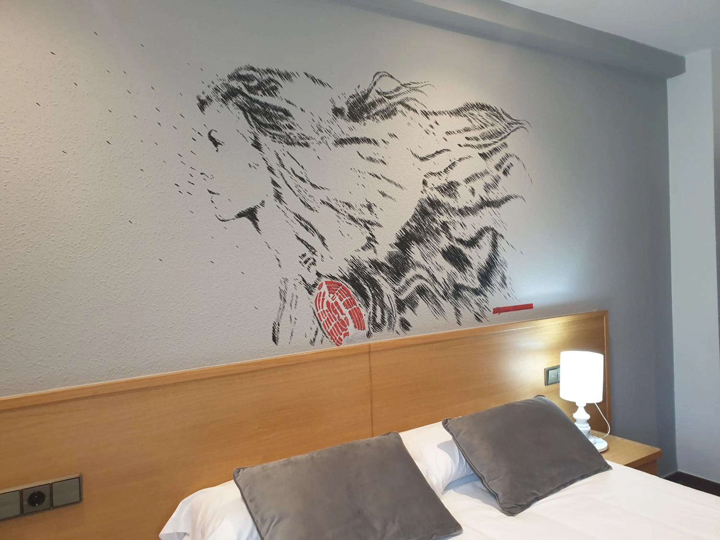 Bedroom, Bed in Hotel Arts - Gasteiz Centro