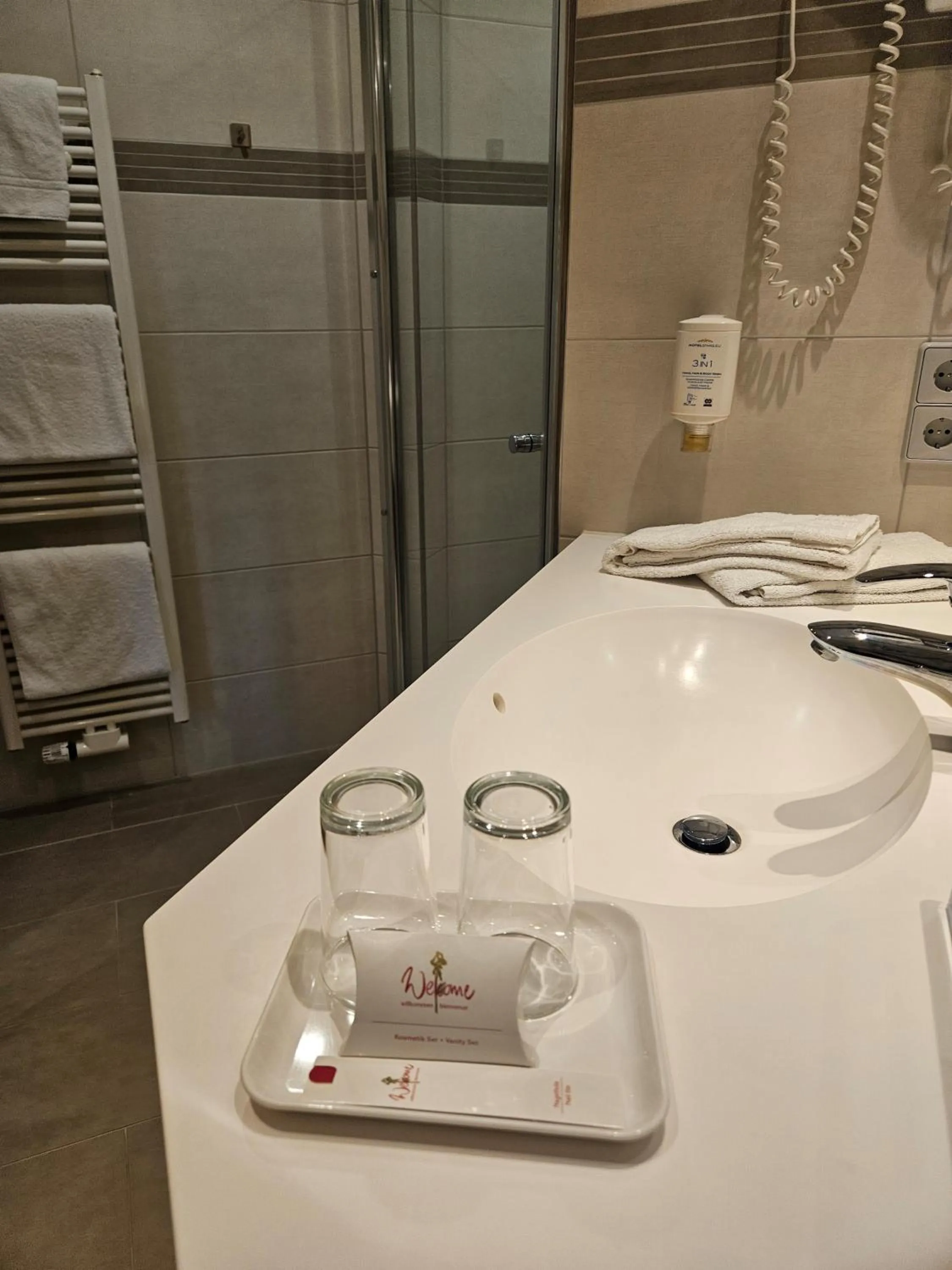 Bathroom in Rheinhotel Larus