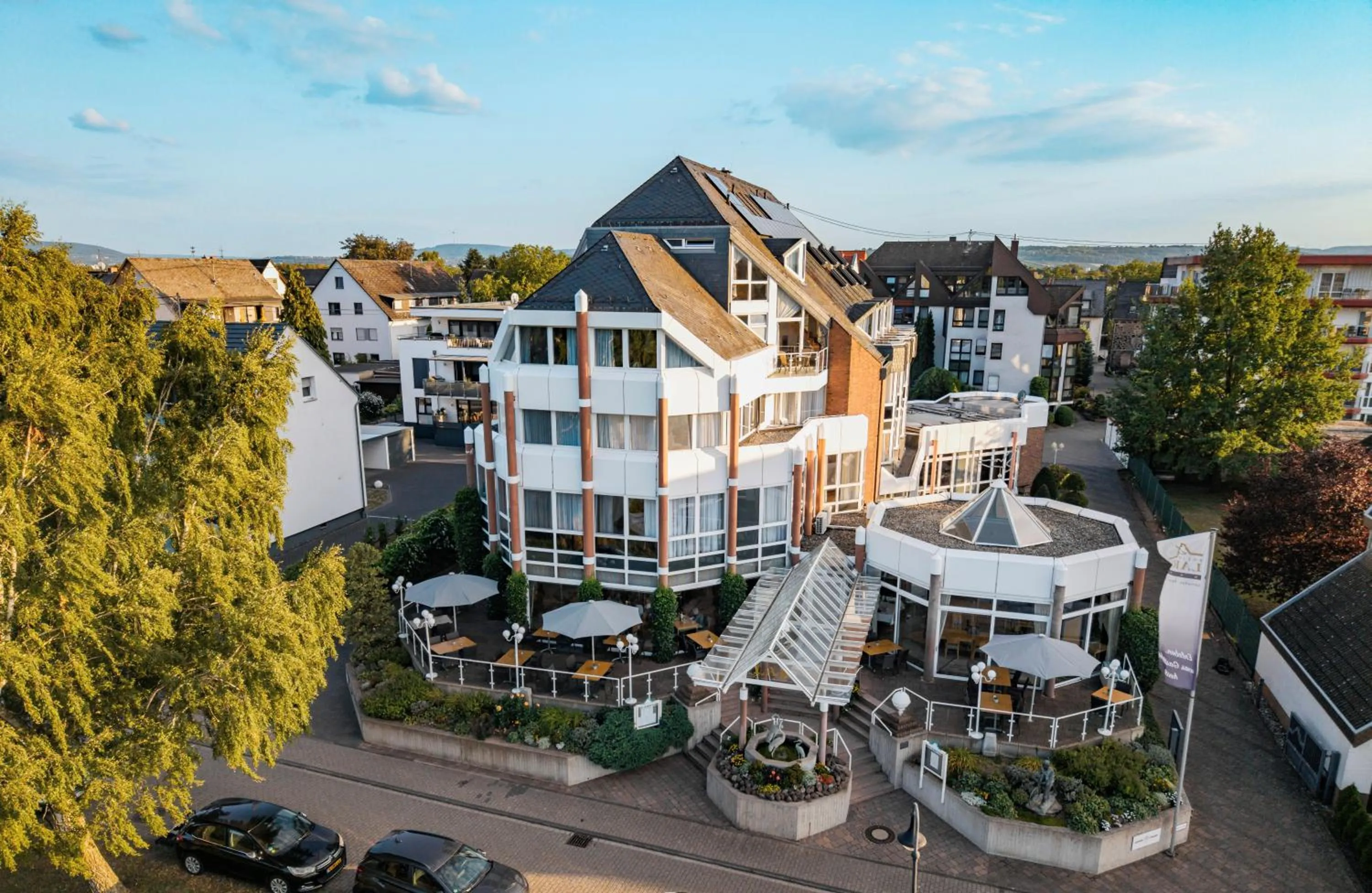 Property building in Rheinhotel Larus