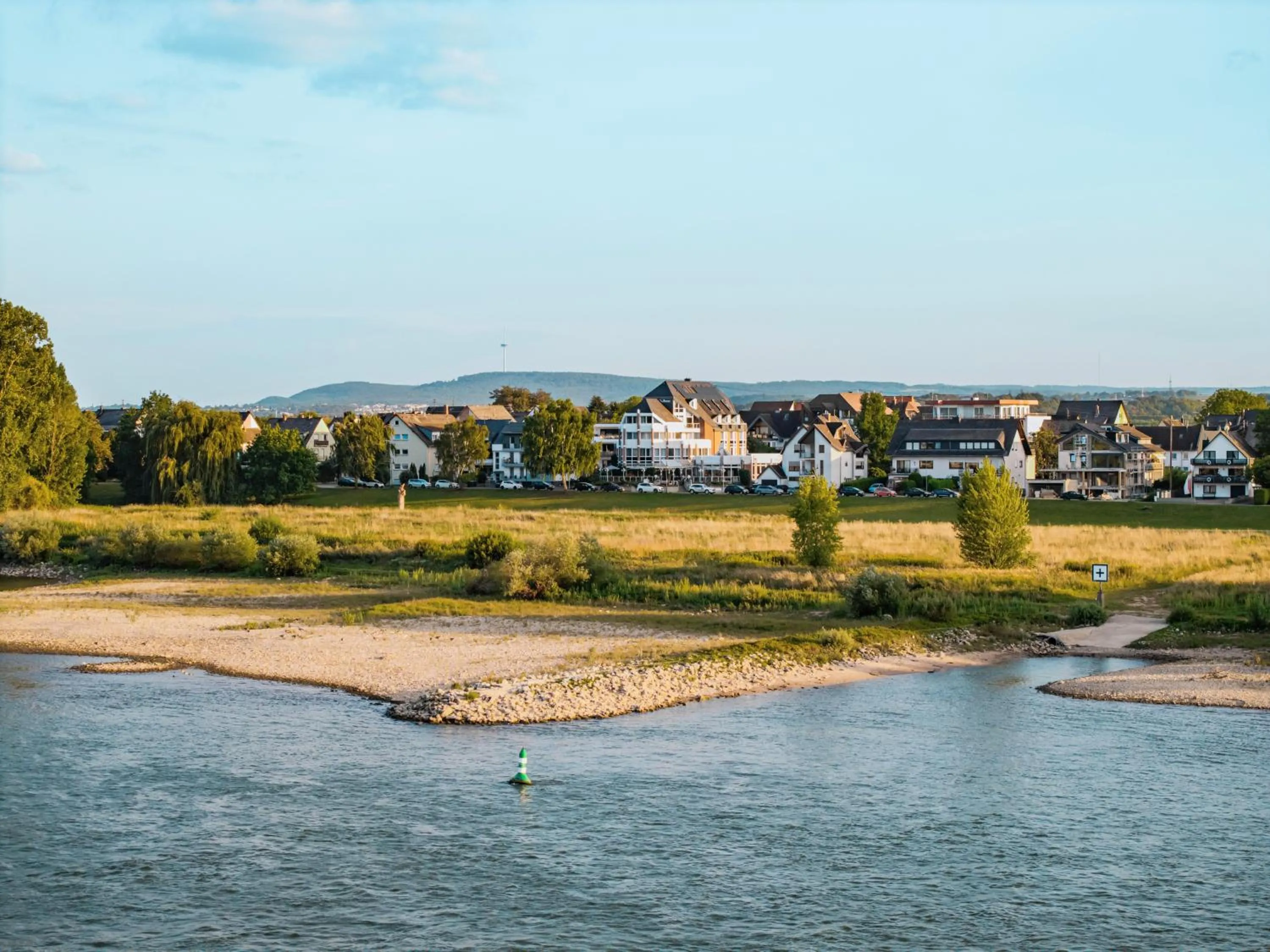 Property building in Rheinhotel Larus