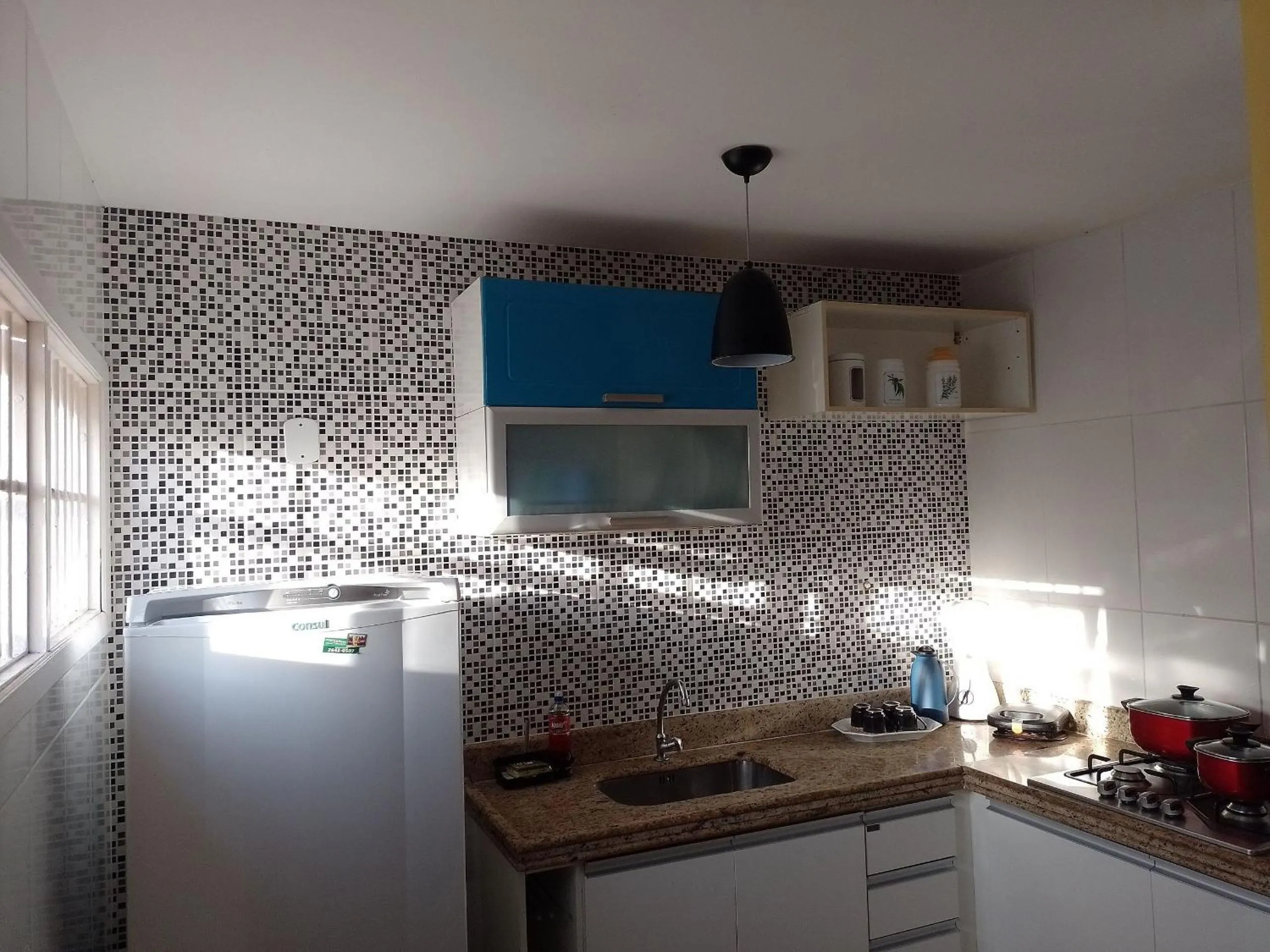 Kitchen or kitchenette in SLIM- - Dunas- Praia do Forte - Prático , Econômico e Próximo de Tudo