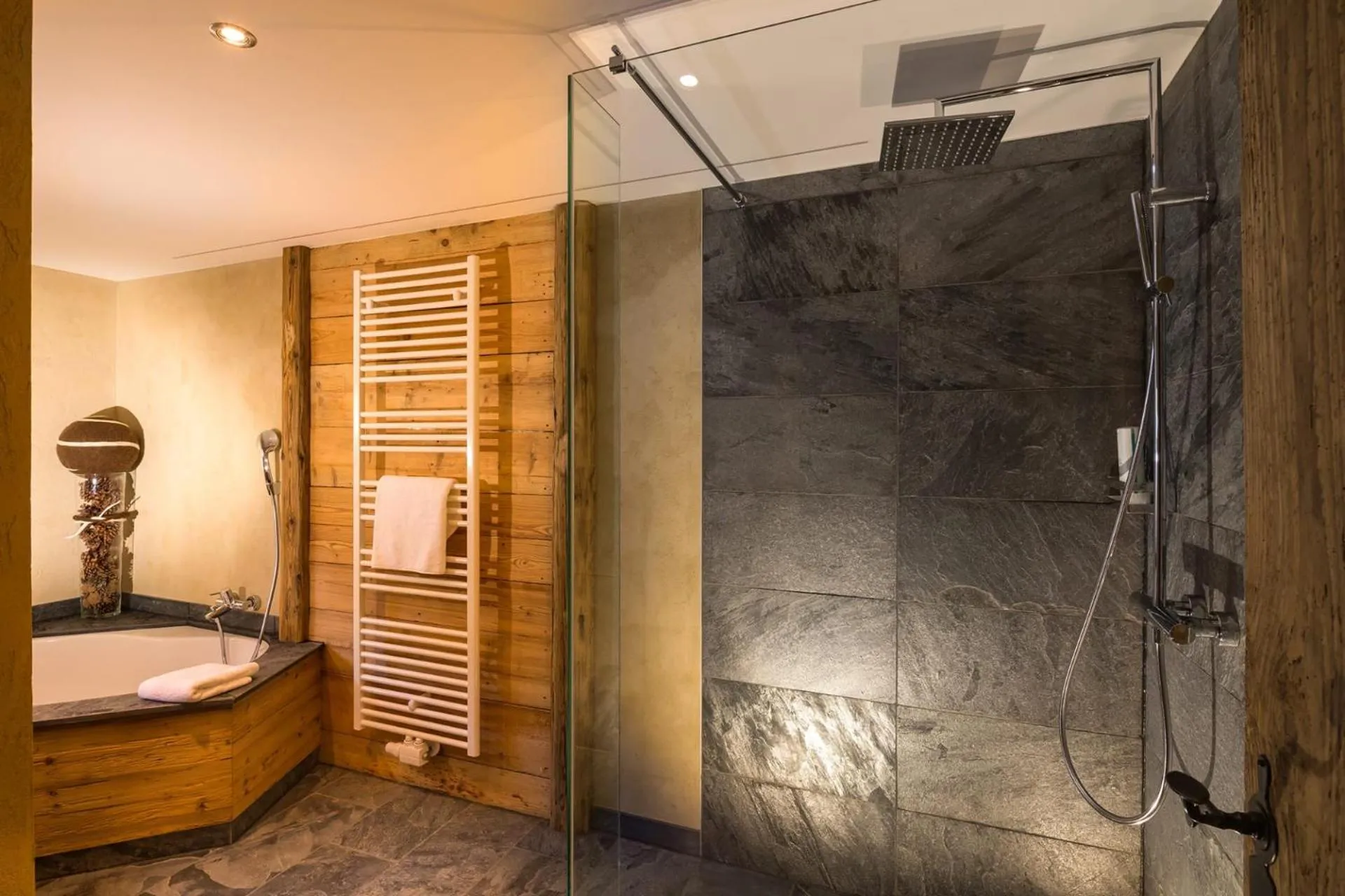 Shower in Hotel Riederhof- Urlaub mit WAU!