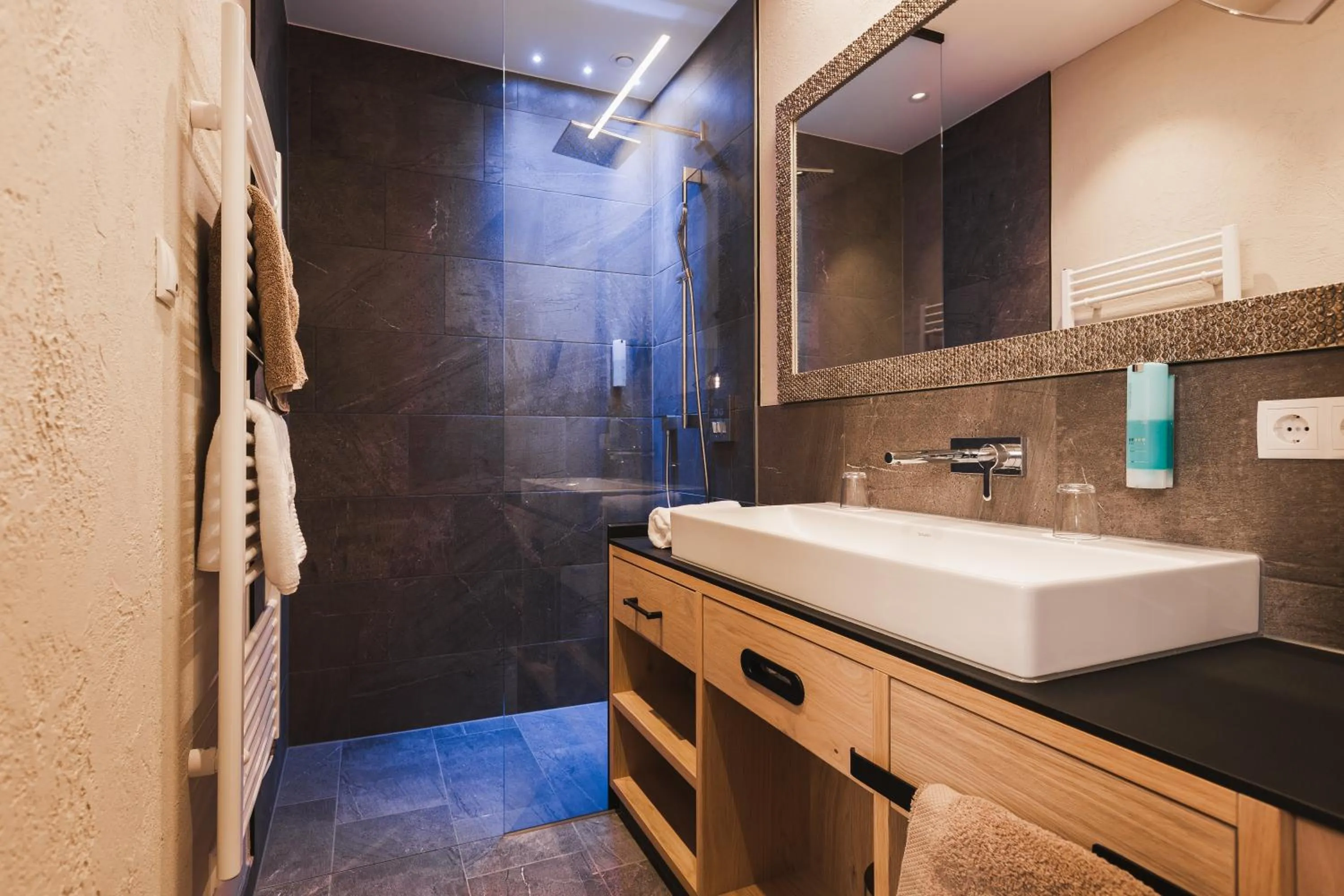 Shower in Hotel Riederhof- Urlaub mit WAU!