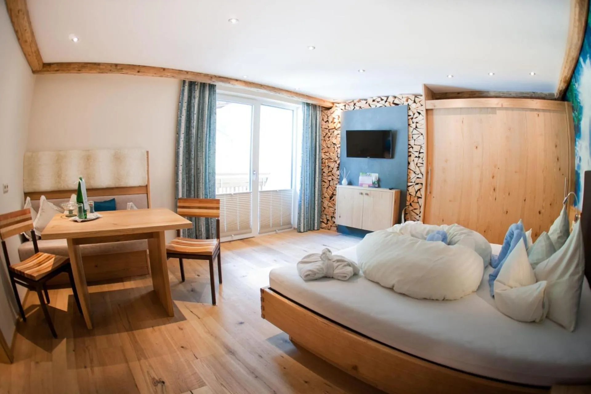 Bed in Hotel Riederhof- Urlaub mit WAU!