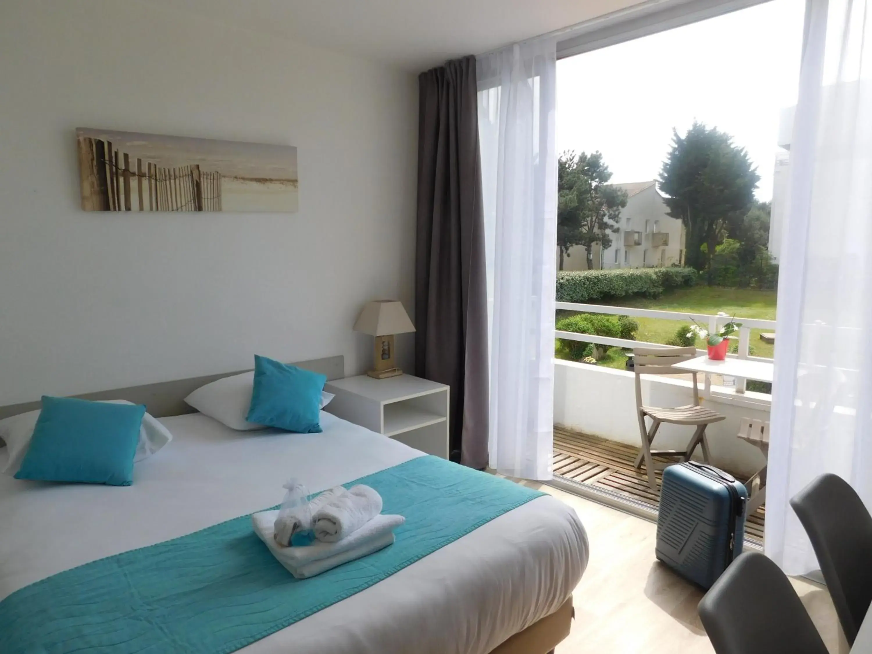 Studio with Balcony in Résidence New Rochelle Studio with Balcony in Résidence New Rochelle