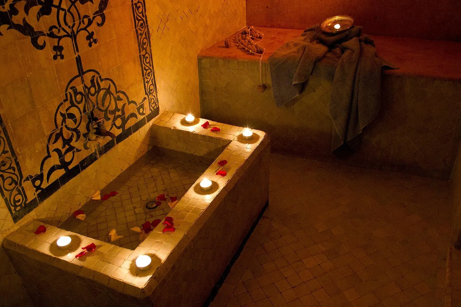 Hot Spring Bath in Riad Ayadina & SPA