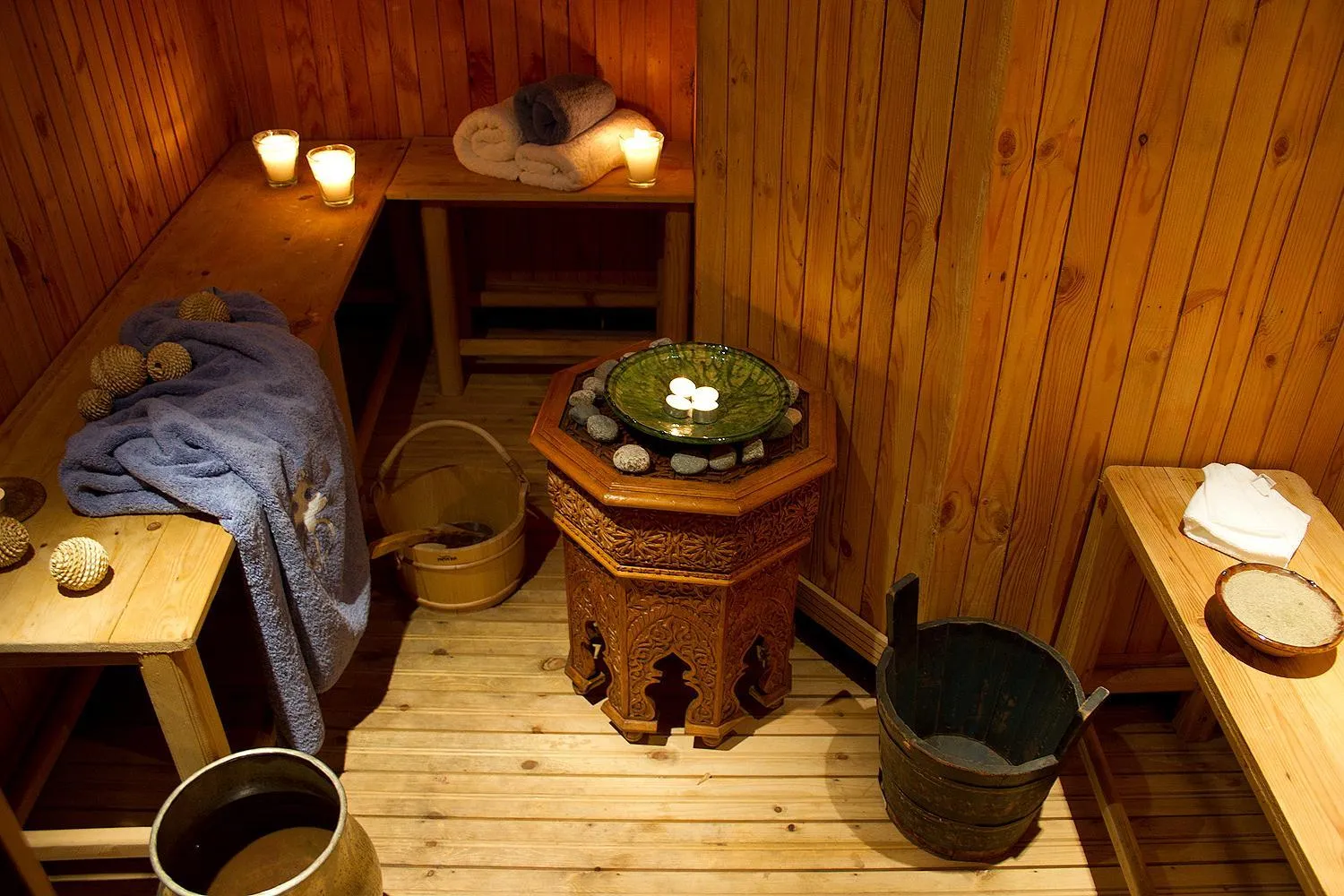 Hot Spring Bath in Riad Ayadina & SPA