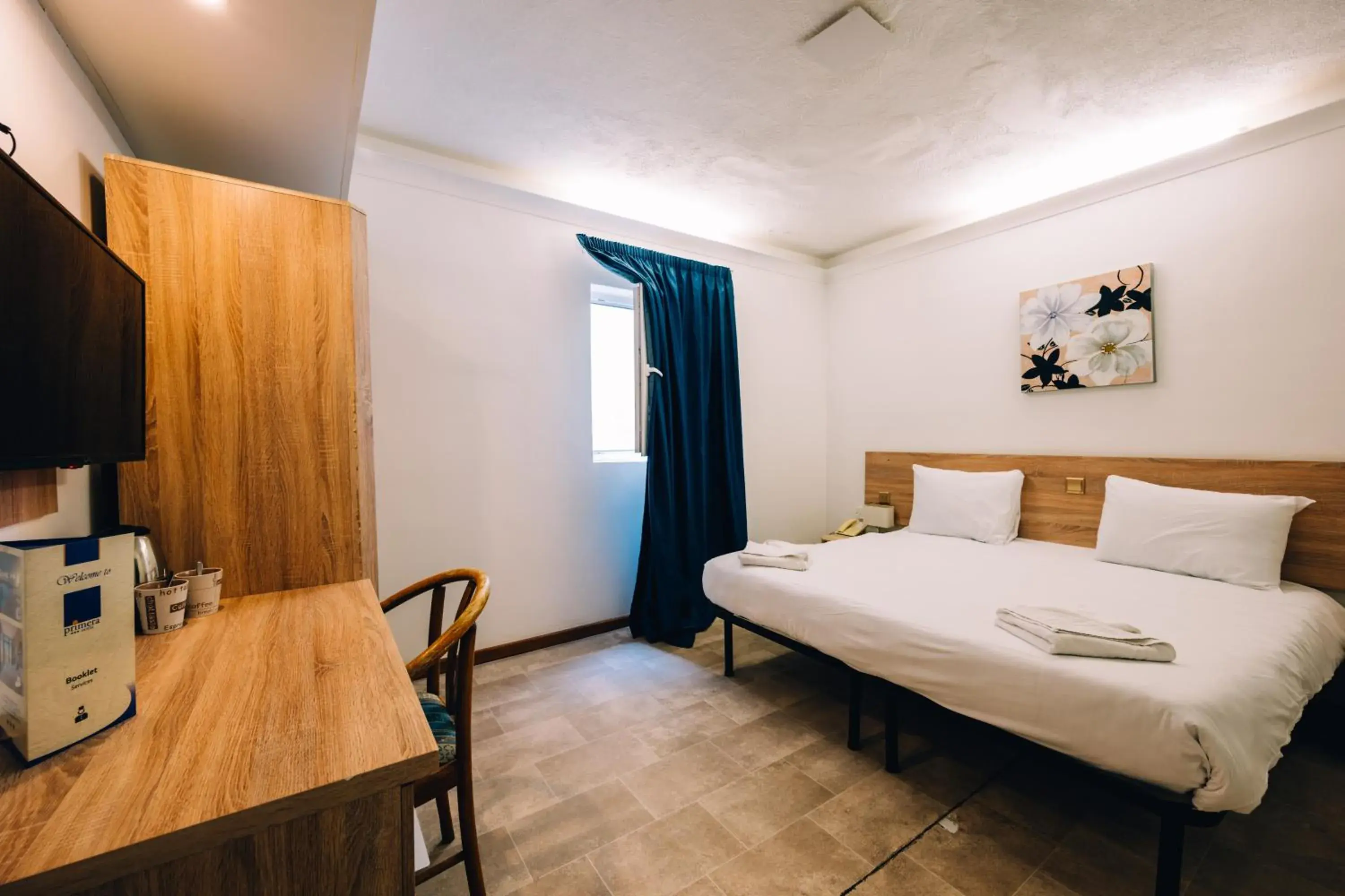 Twin Room No Balcony - Internal Shaft in Primera Hotel Twin Room No Balcony - Internal Shaft in Primera Hotel