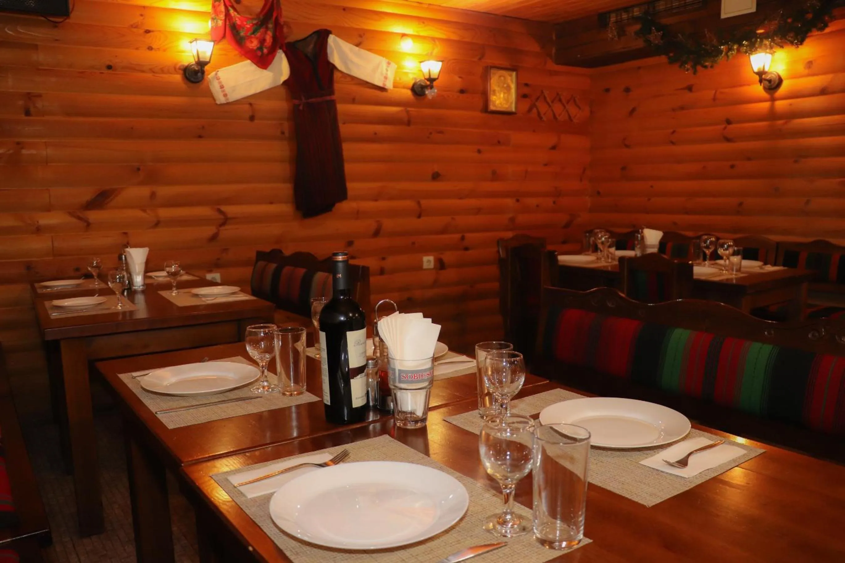 Restaurant/places to eat in Family complex Mountain Romance Apartments