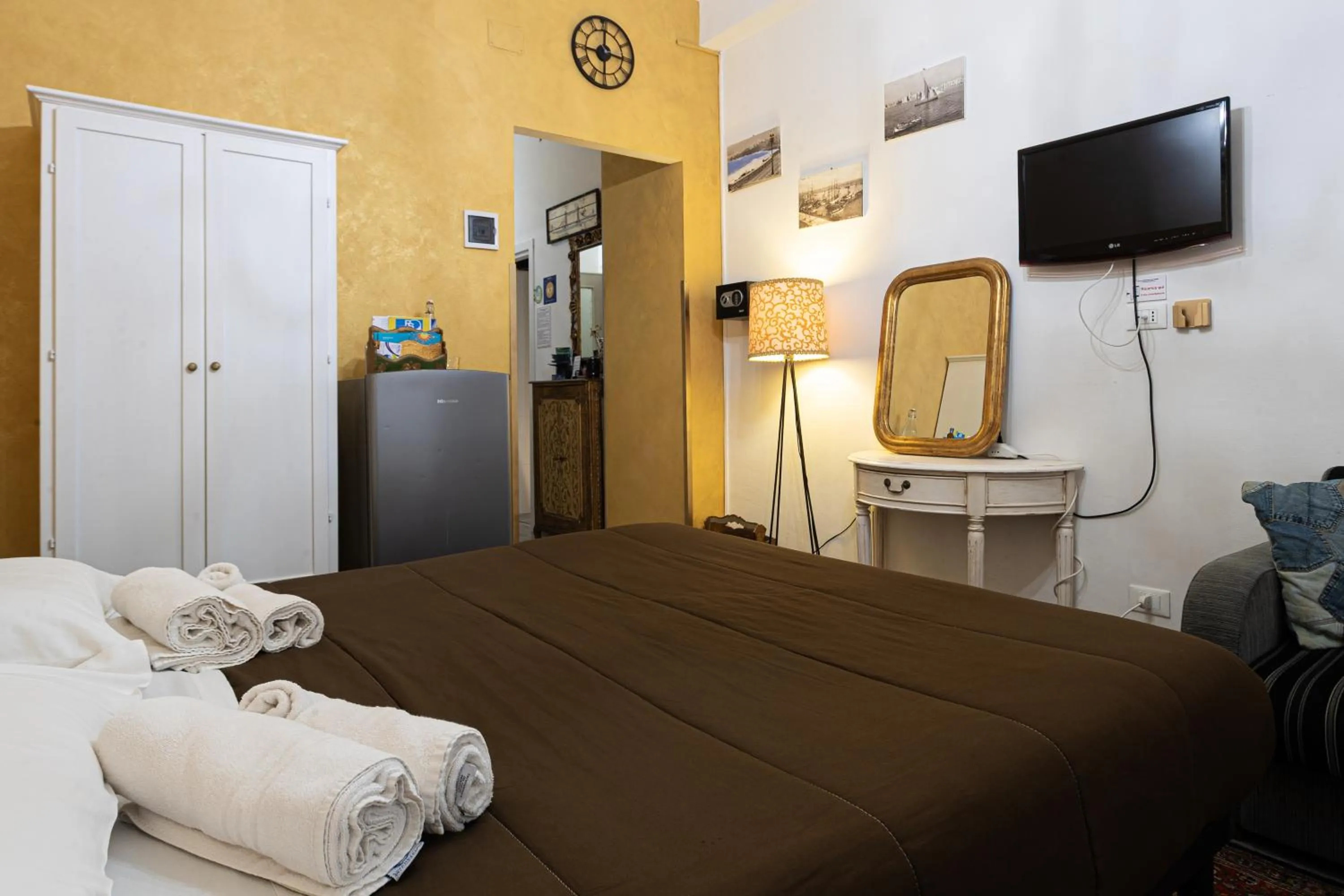 Photo of the whole room, Bed in B&B Il Profumo del Porto