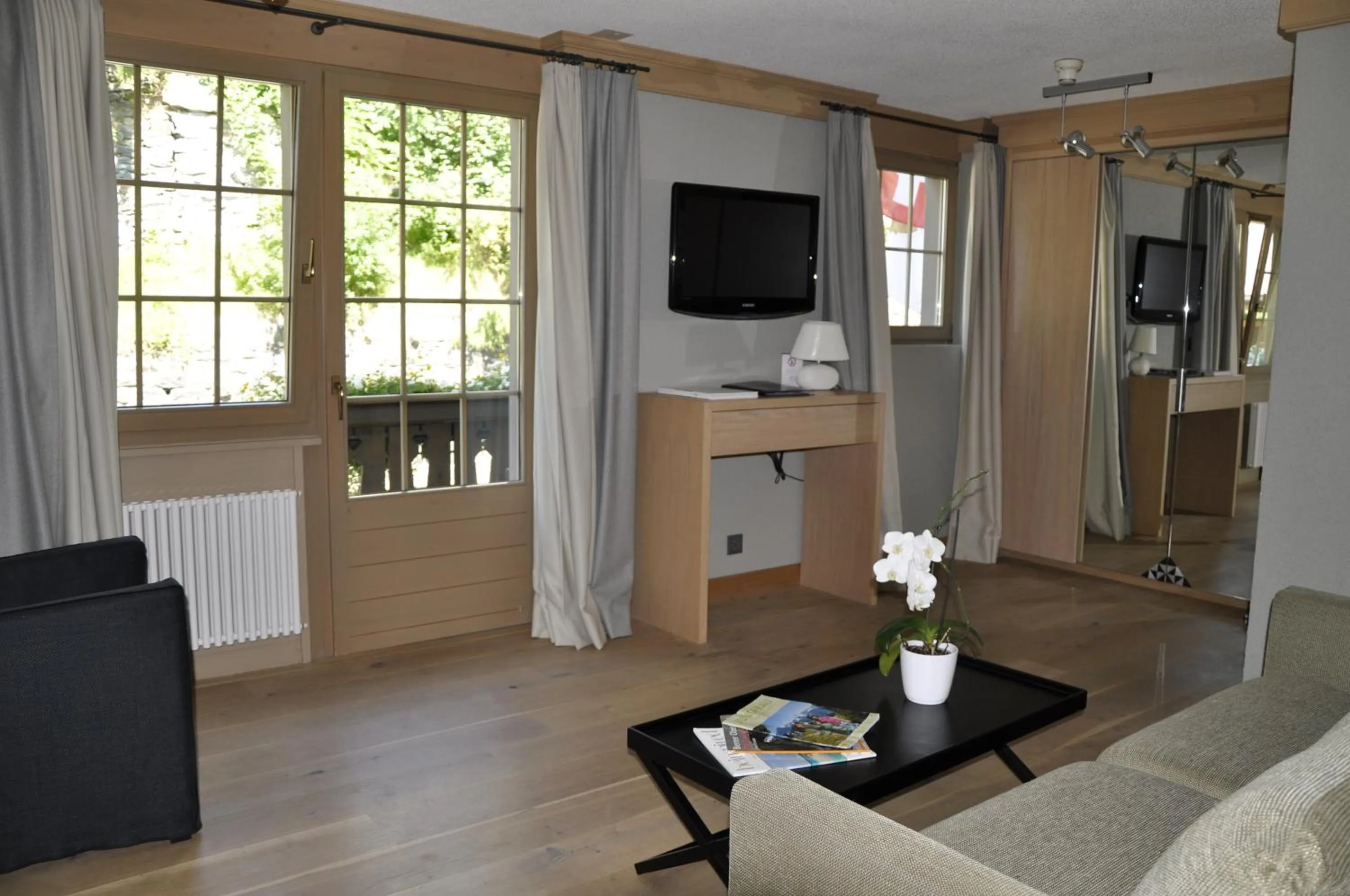 TV and multimedia in Hotel Maya Caprice