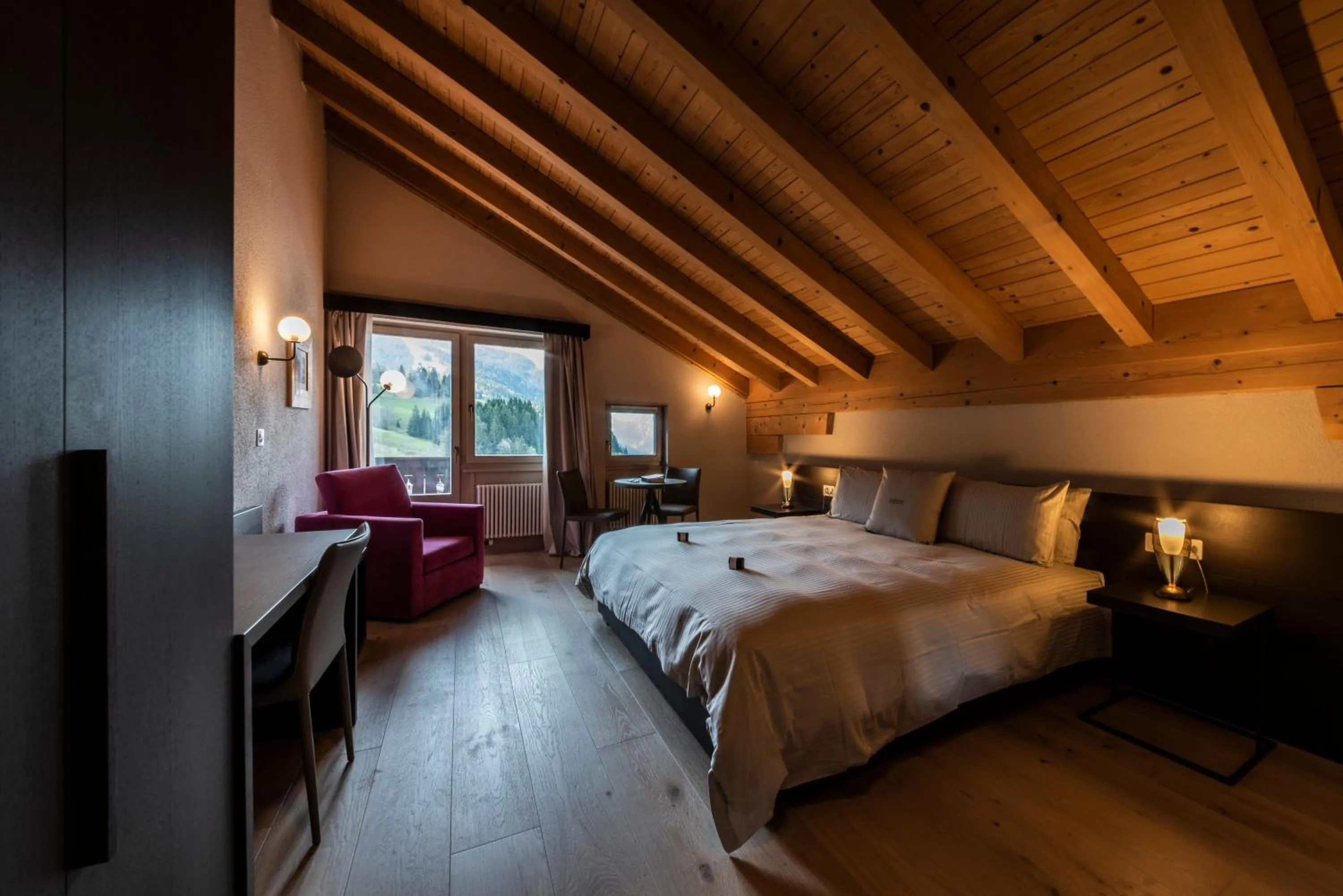 Bed in Hotel Maya Caprice