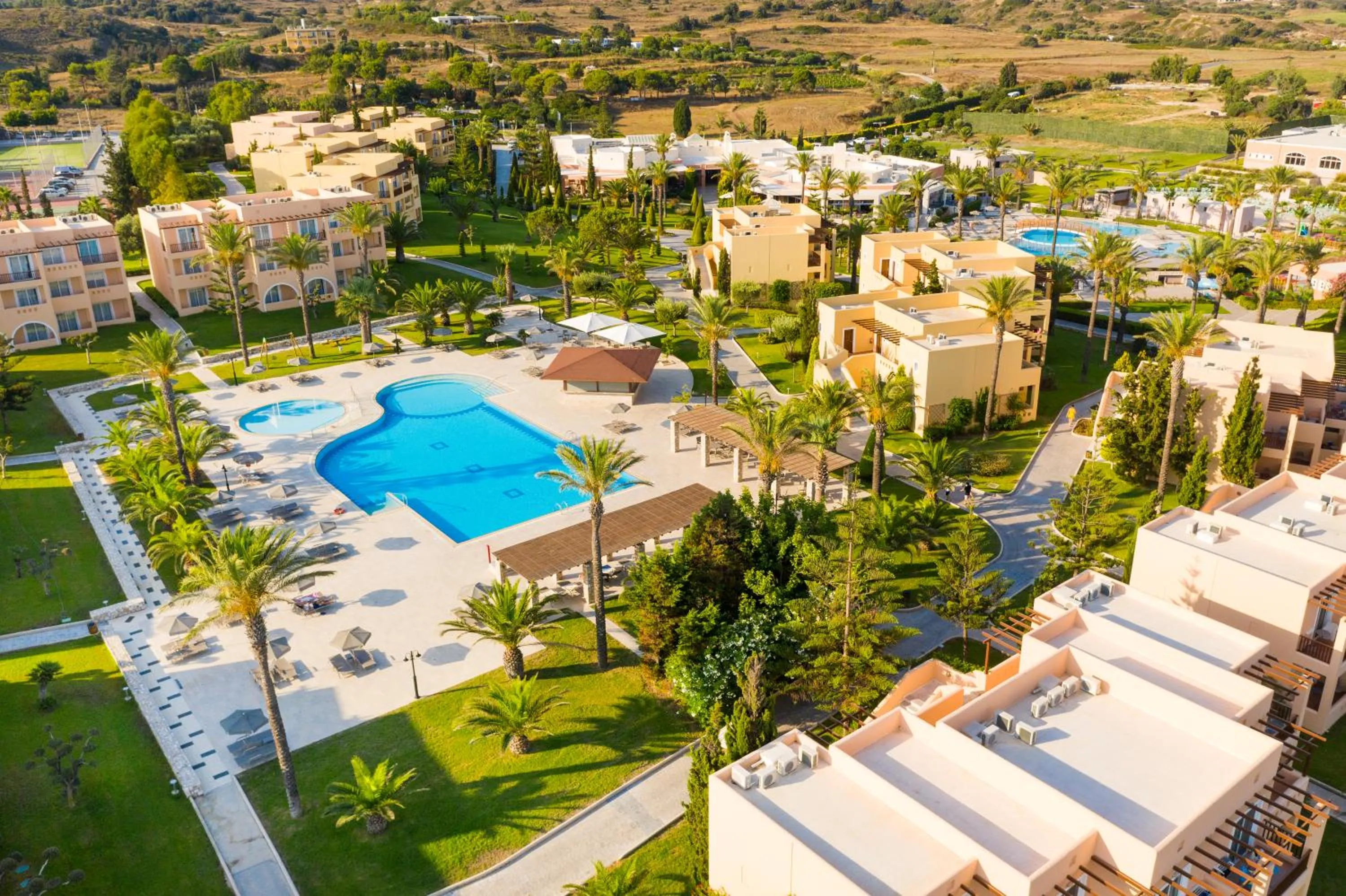 Swimming pool in Horizon Beach Resort