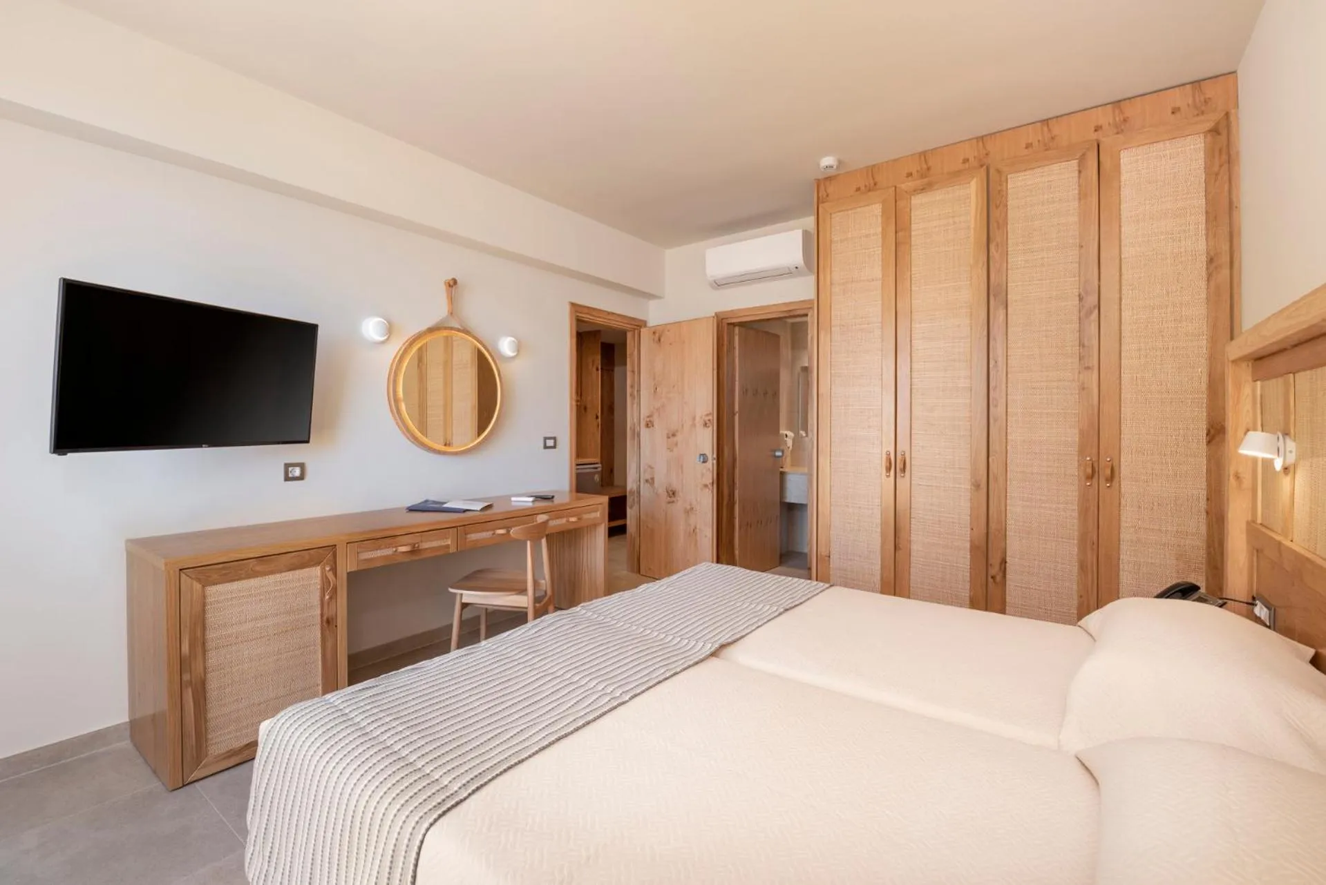 Bed in Horizon Beach Resort