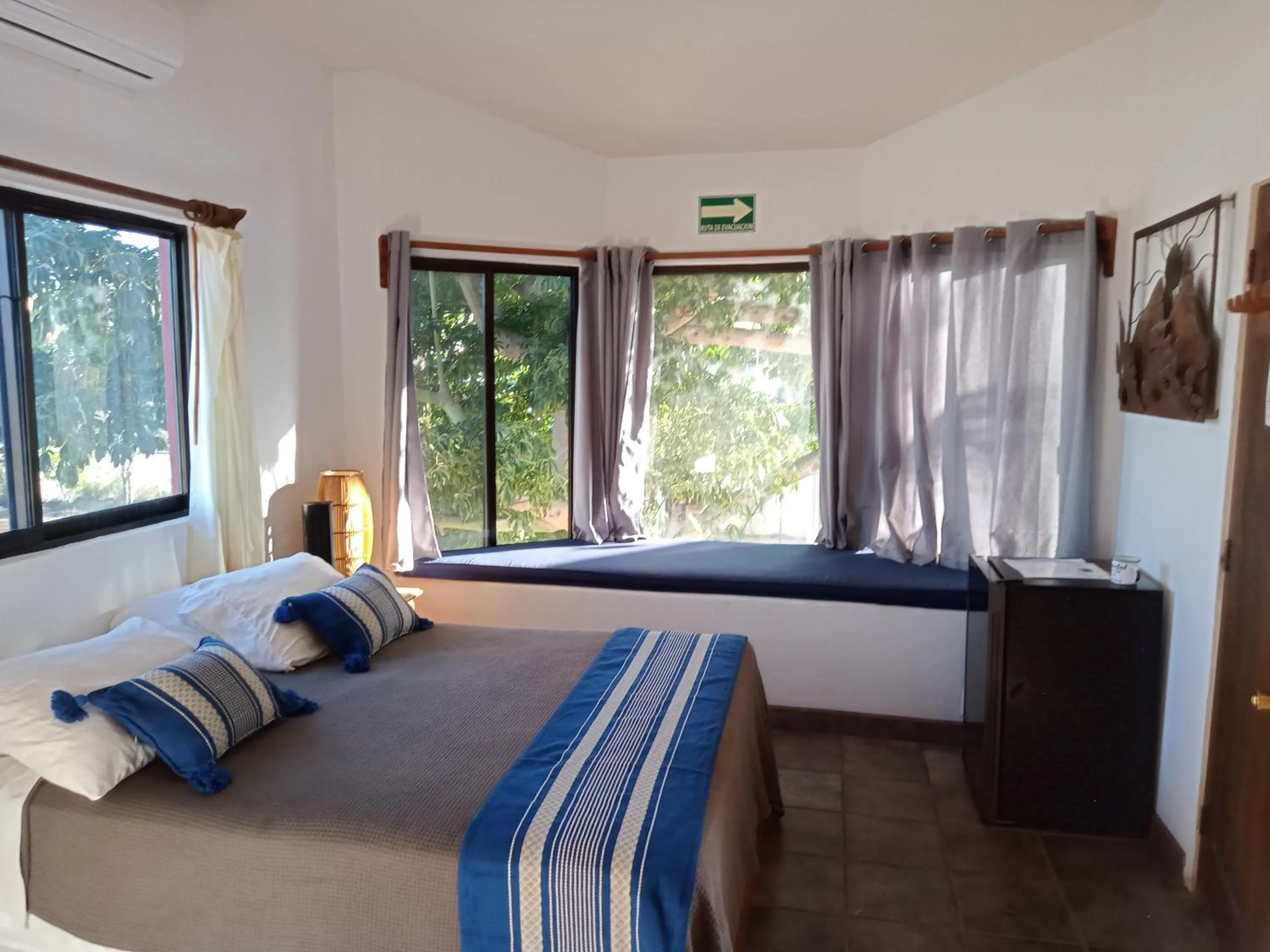 Photo of the whole room, Bed in Hacienda De Palmas