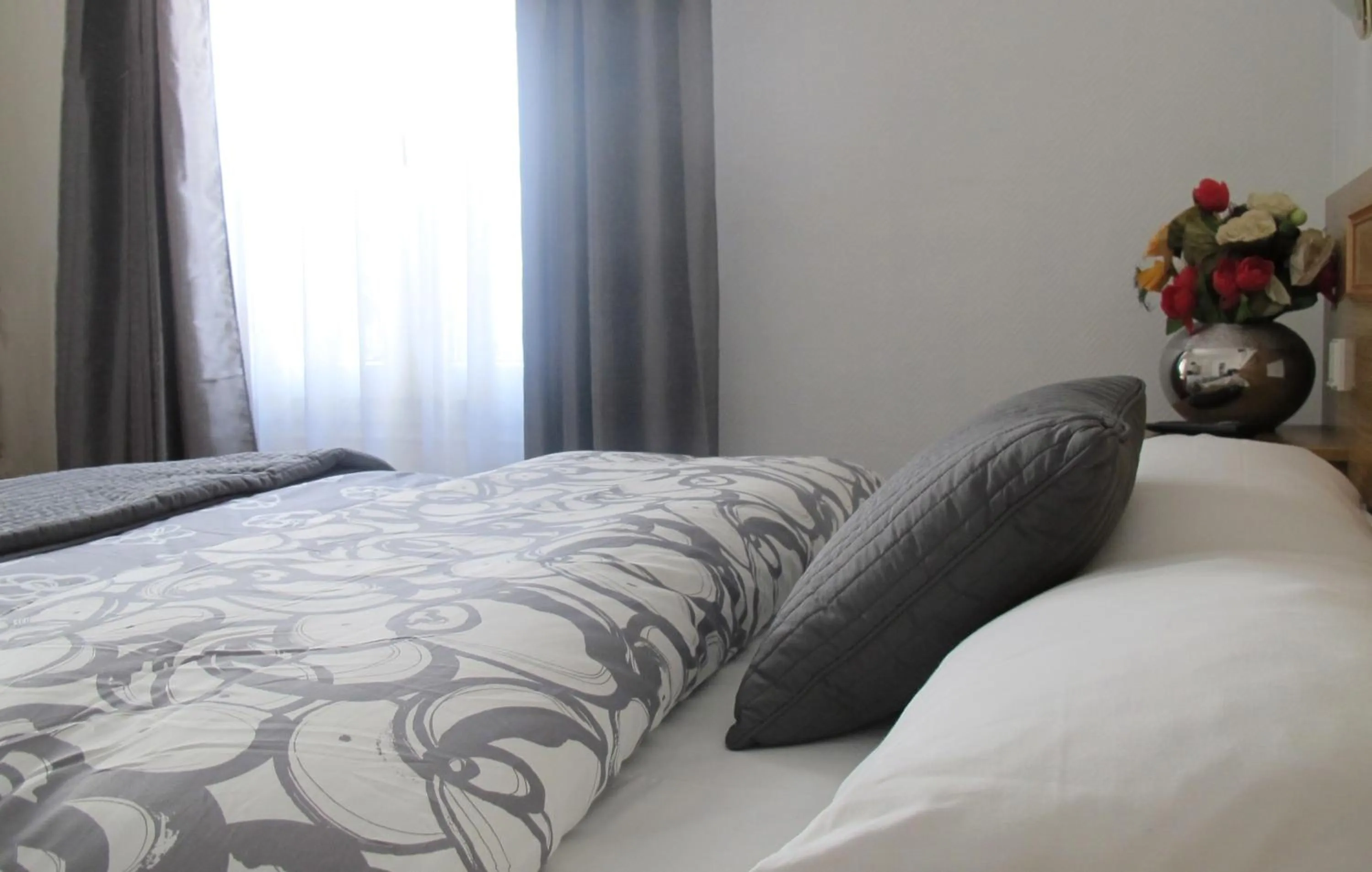 Bed in Hotel Cosy Monceau