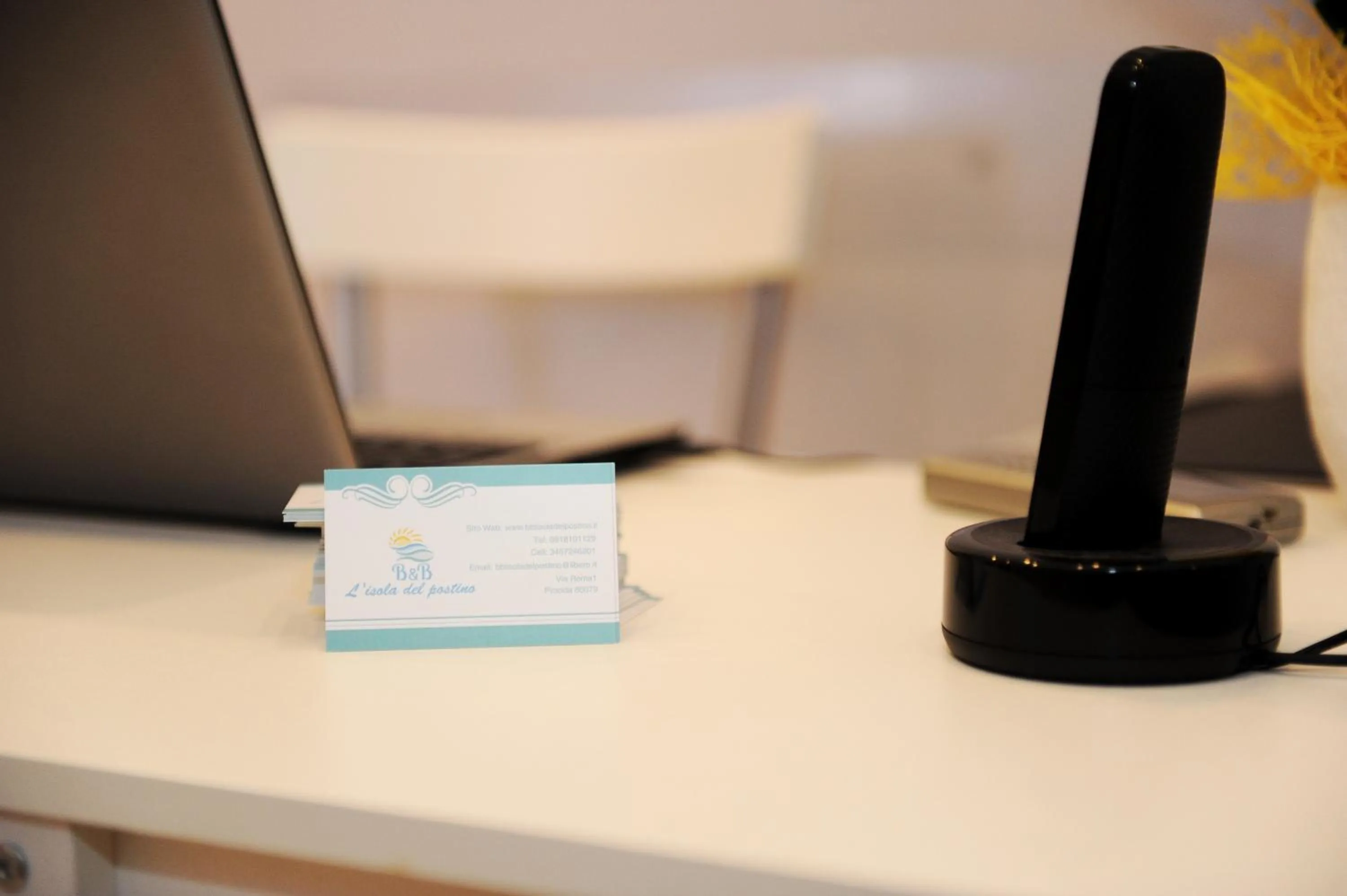 hair dresser in L'Isola Del Postino Rooms