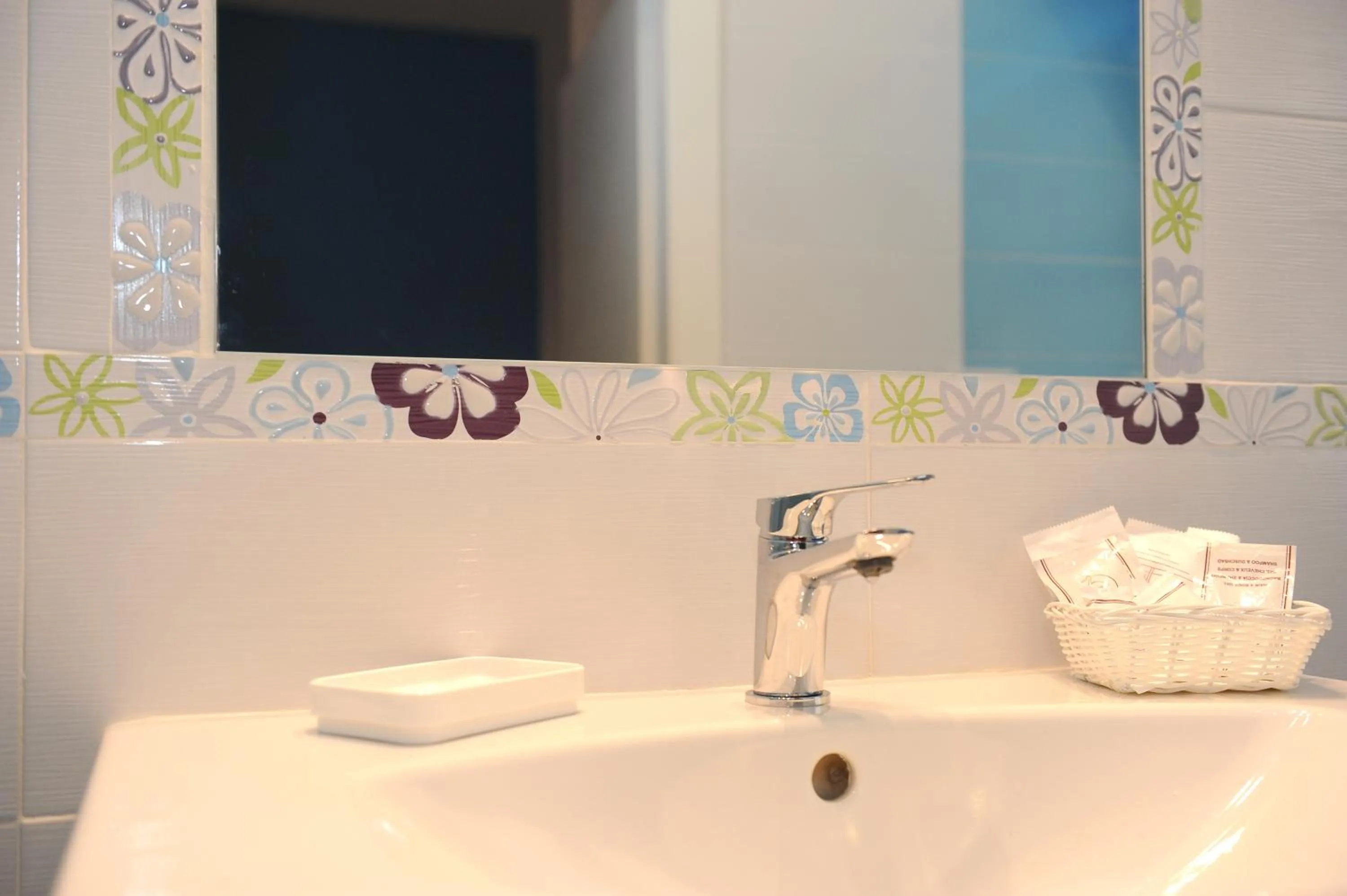 Bathroom in L'Isola Del Postino Rooms