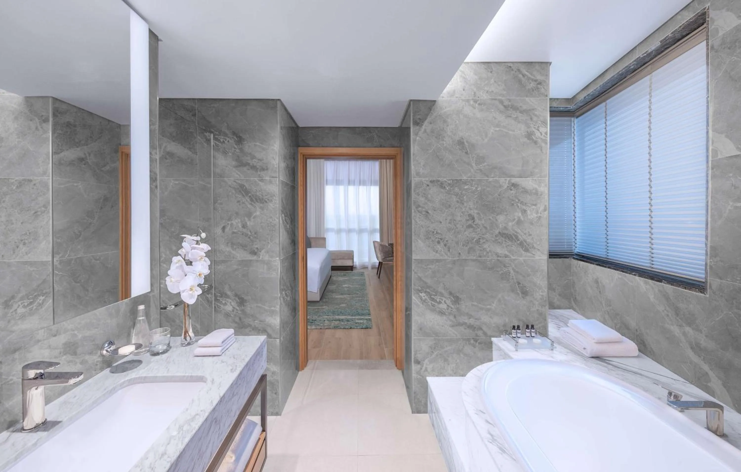 Bathroom, Bed in Hyatt Regency Oryx Doha