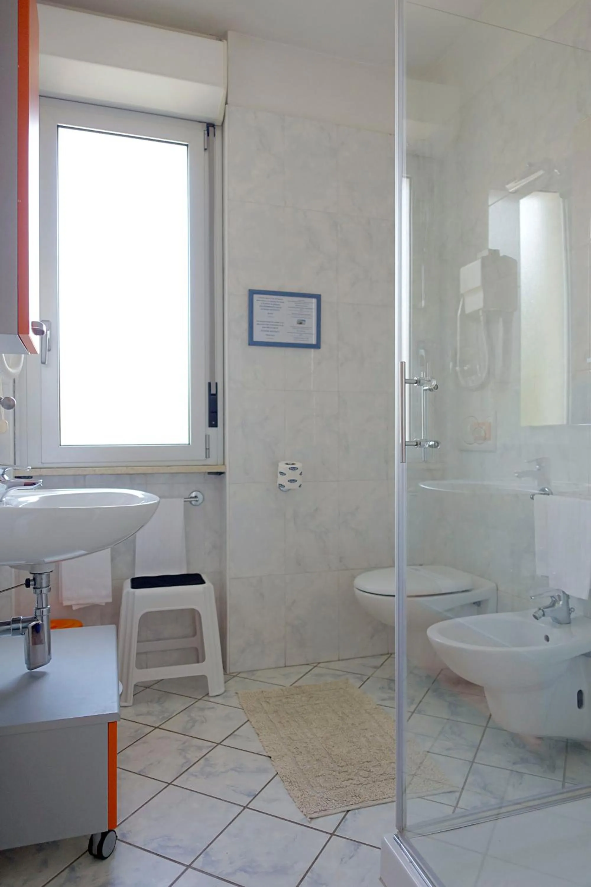 Shower in Residence Greco