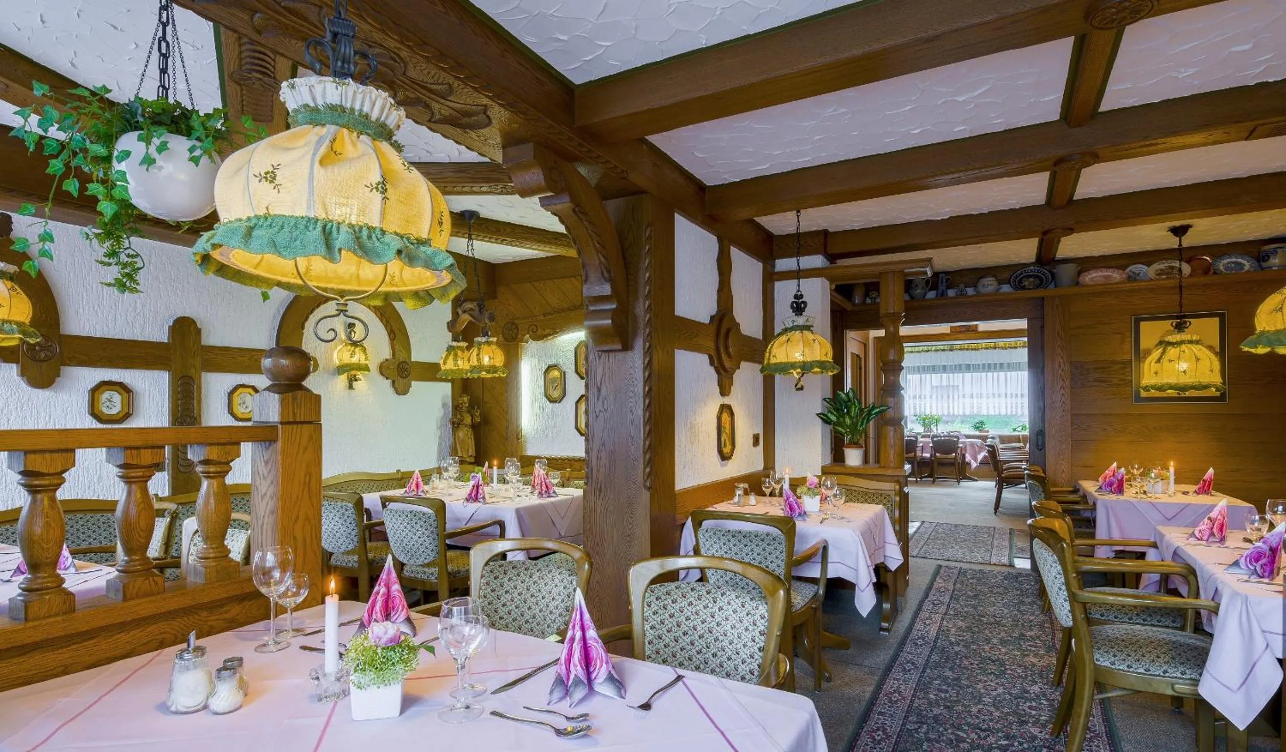 Restaurant/places to eat in Hotel Schloessmann Garni