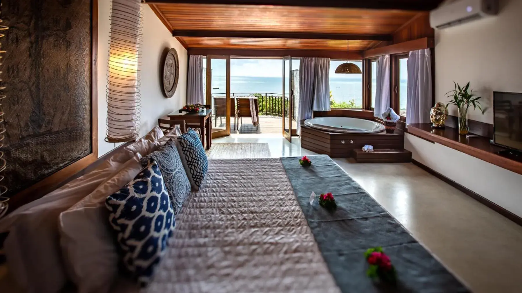 Premier Suite with Sea View and Spa Bath (2 Adults) in Hotel Sombra e Água Fresca Premier Suite with Sea View and Spa Bath (2 Adults) in Hotel Sombra e Água Fresca