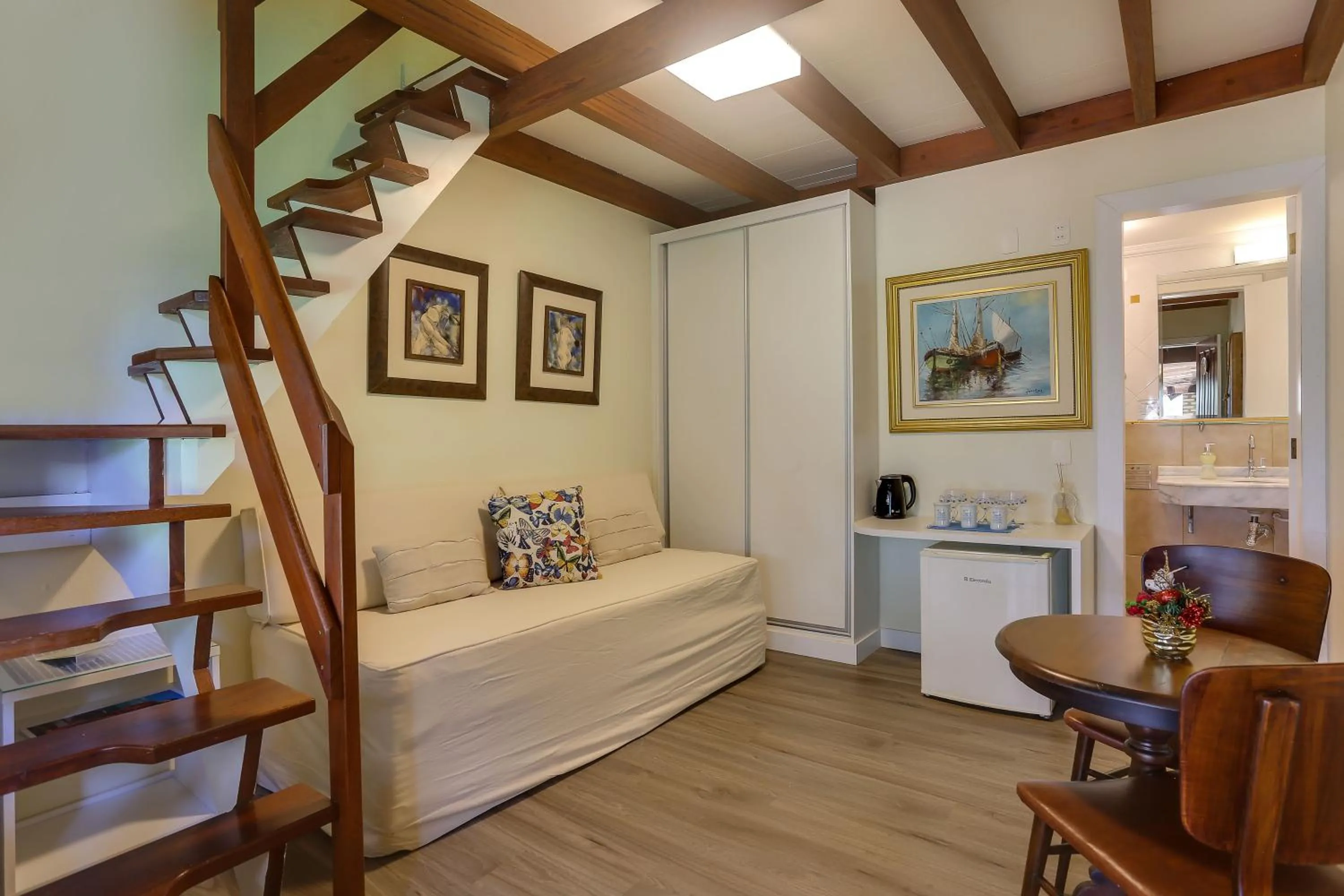 Seating area, Bed in Nova Pousada dos Chás