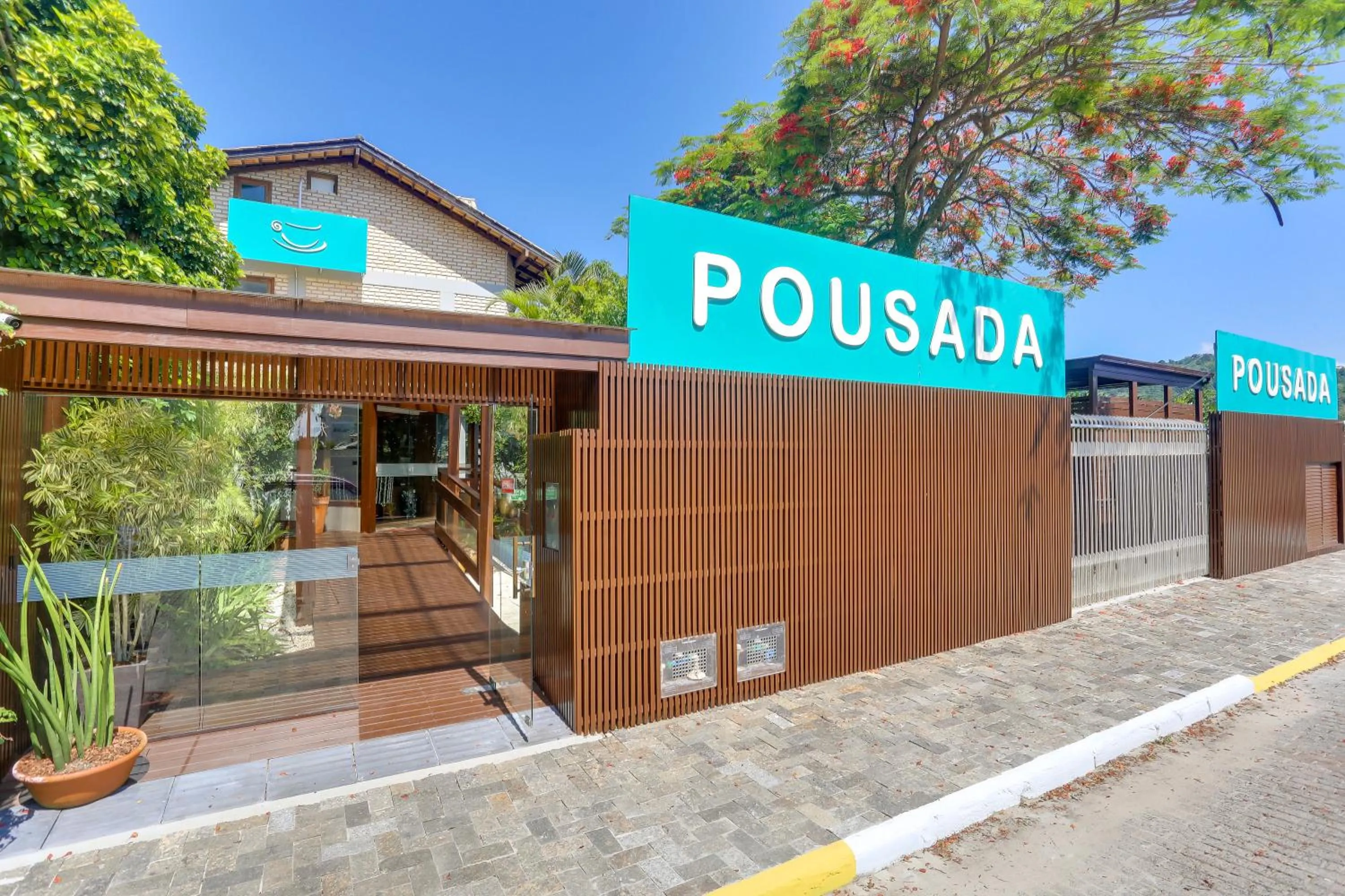 Facade/entrance in Nova Pousada dos Chás