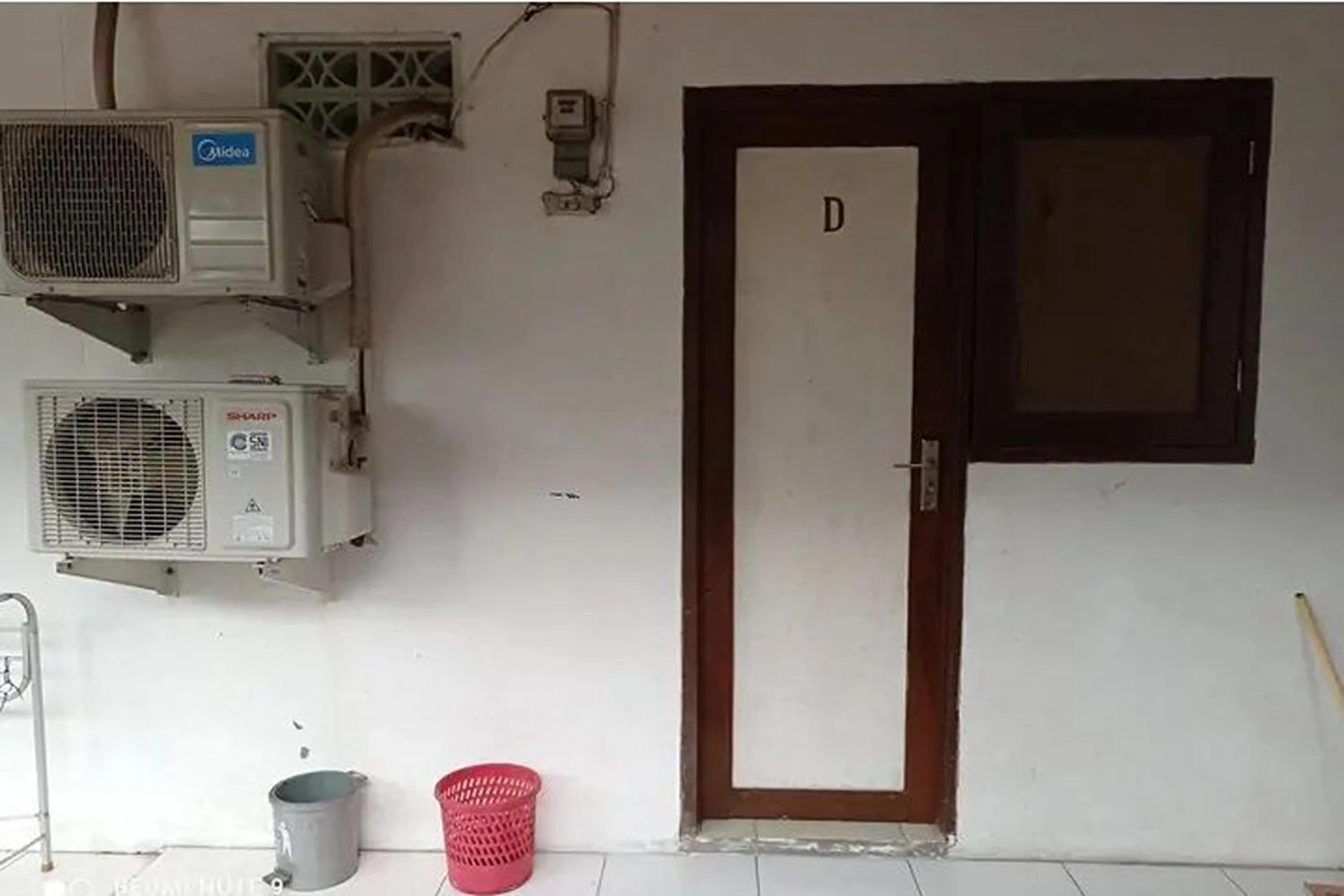 air conditioner in Kost 48 Surabaya