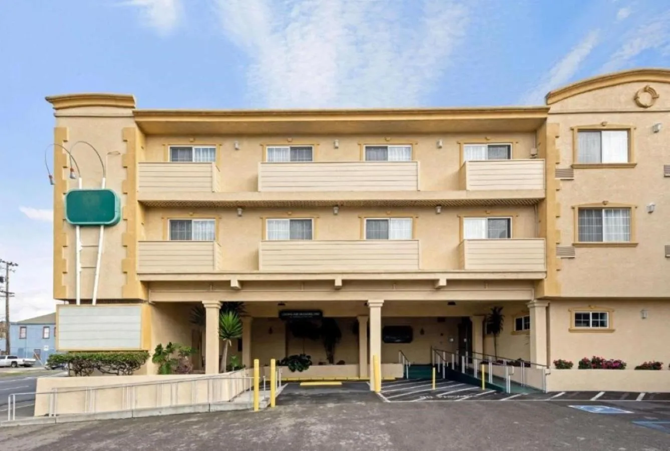 Property building in La Quinta Inn by Wyndham Berkeley