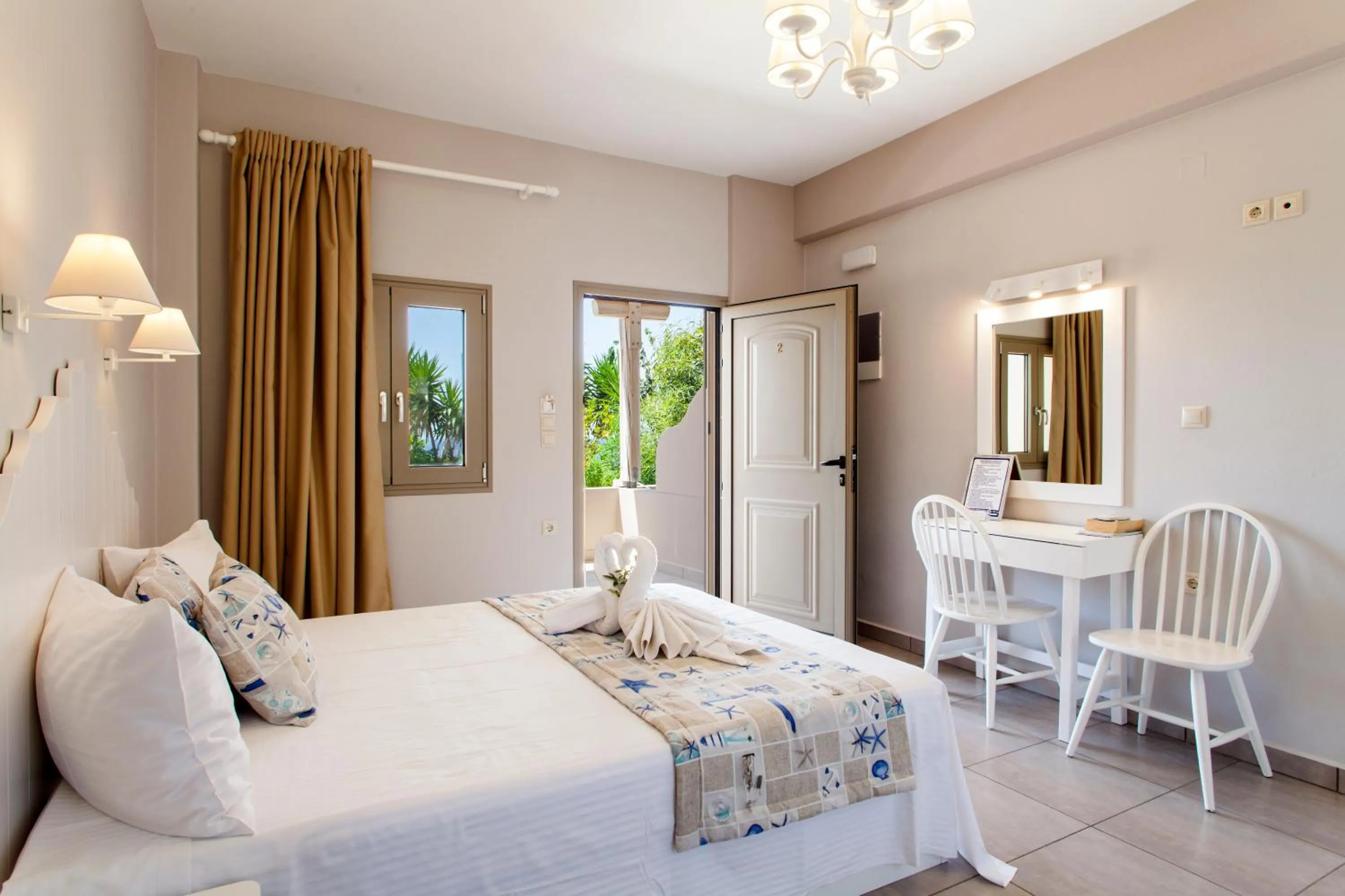 Bed in Mythos Suites Diskos