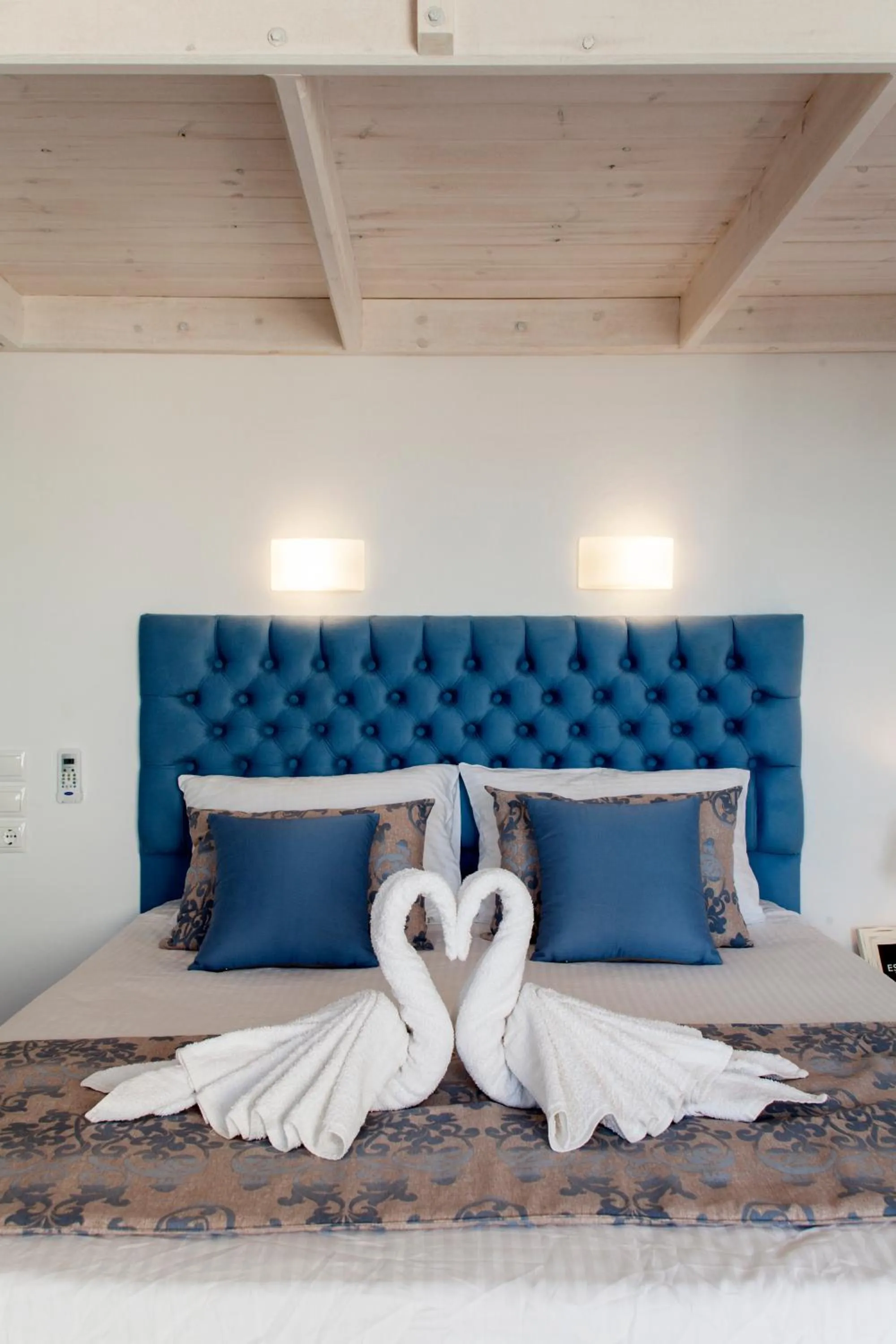 Bed in Mythos Suites Diskos