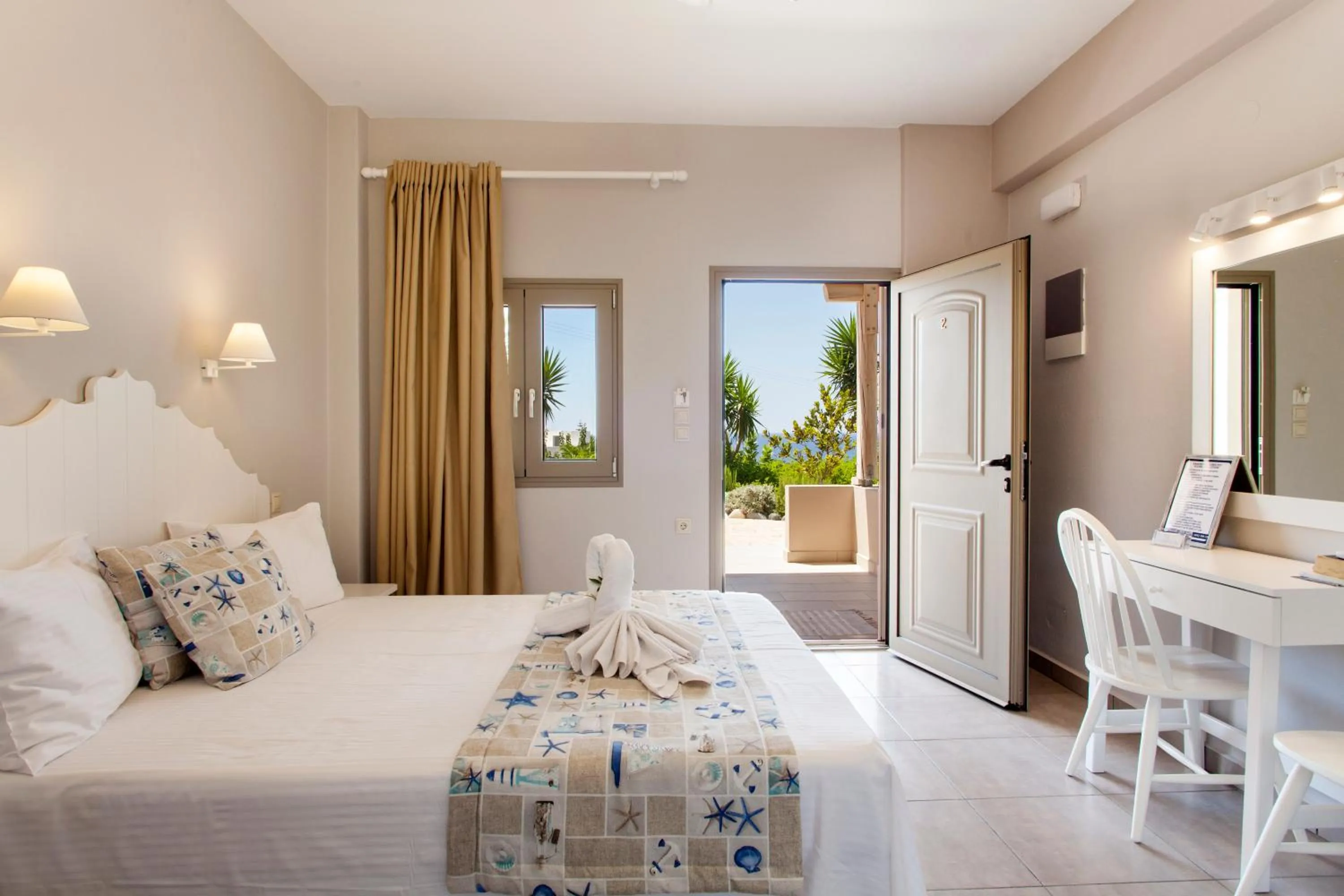 Bed in Mythos Suites Diskos