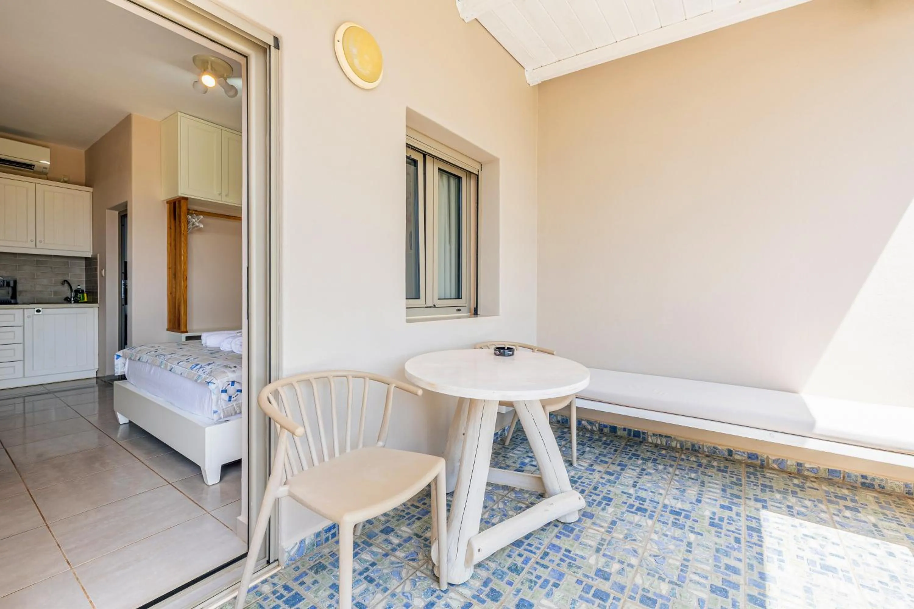 Bed in Mythos Suites Diskos