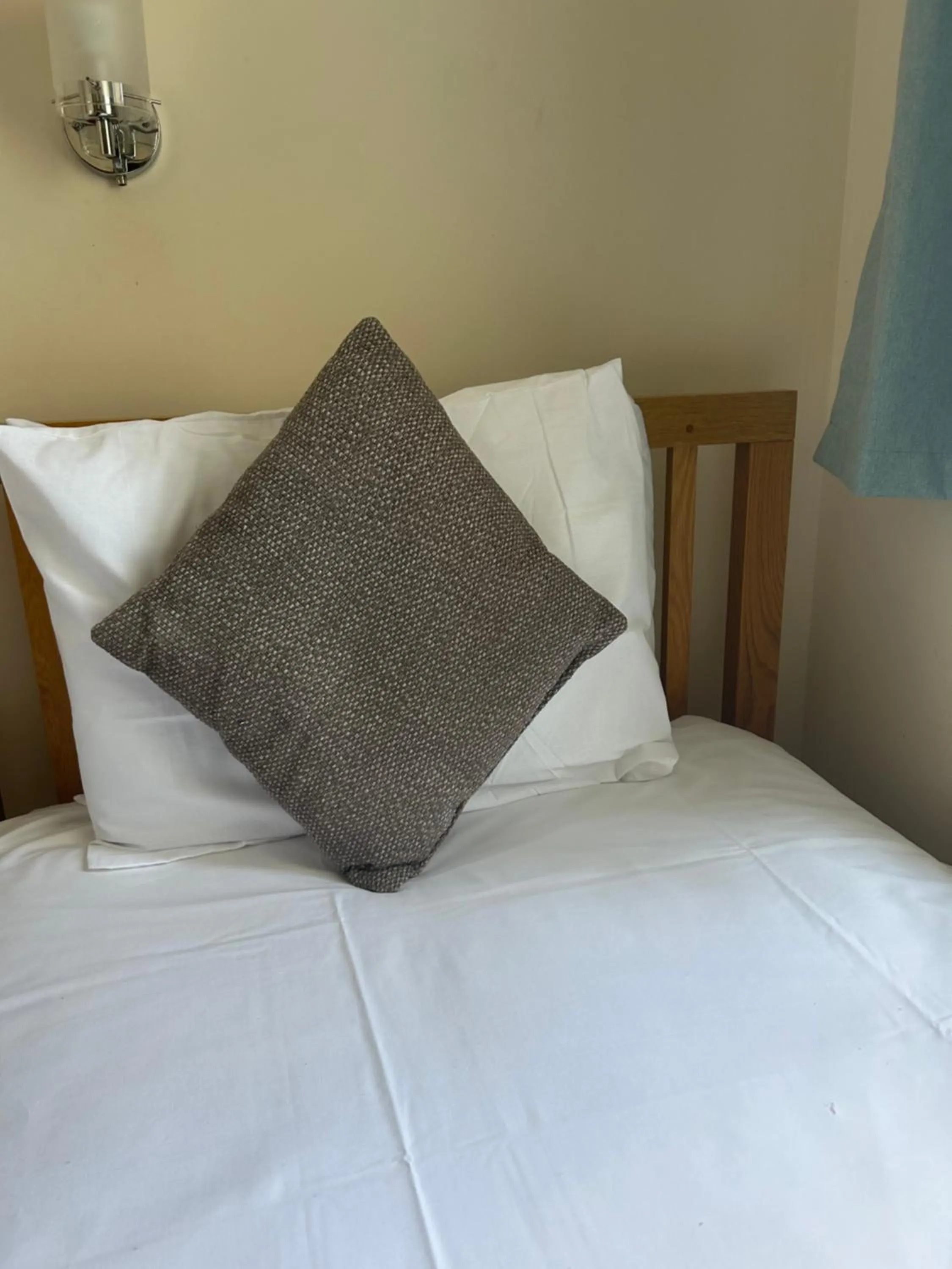 Bed in Four Seasons Guest House