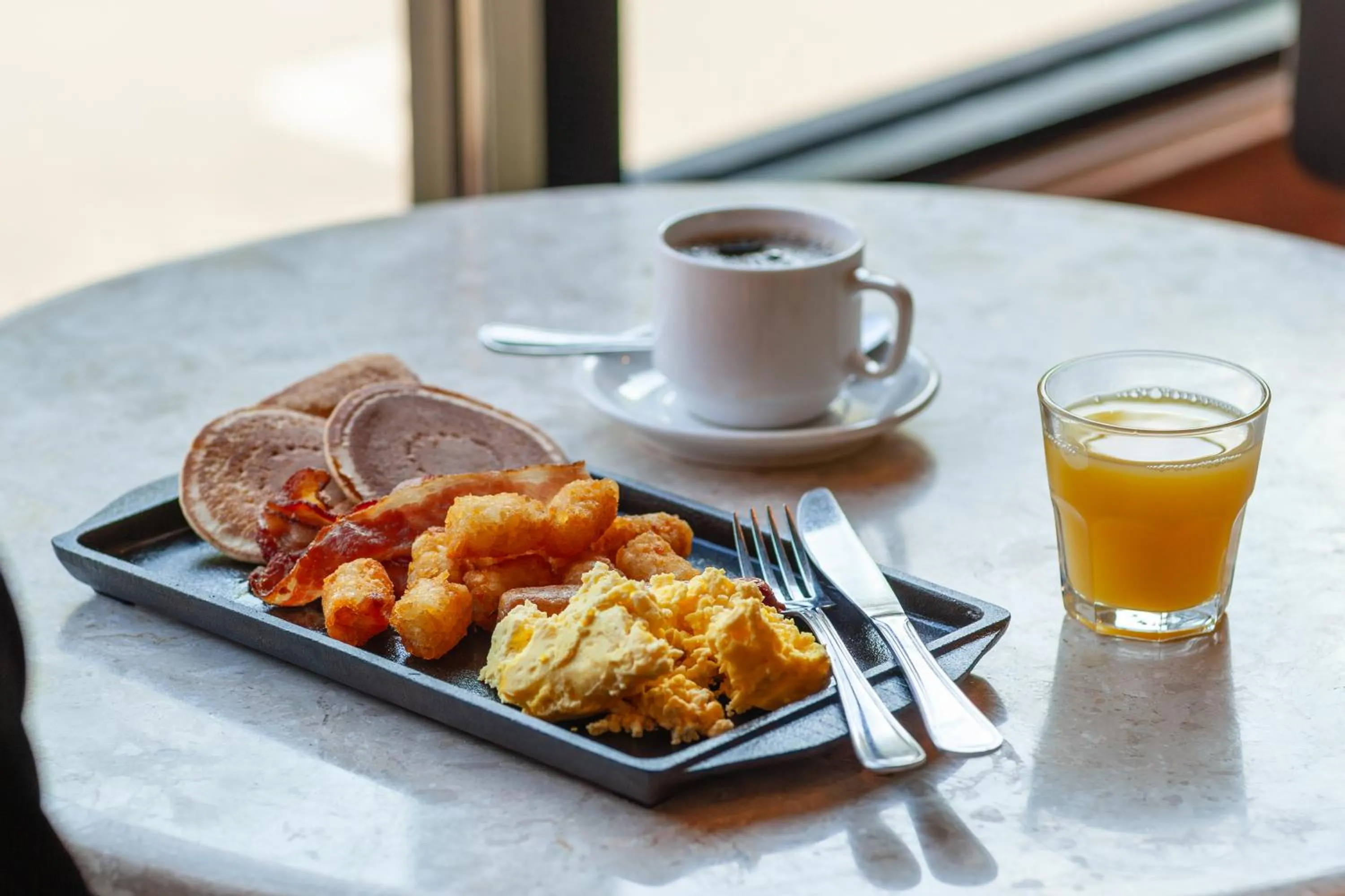 Restaurant/places to eat in Hôtels Gouverneur Trois-Rivières