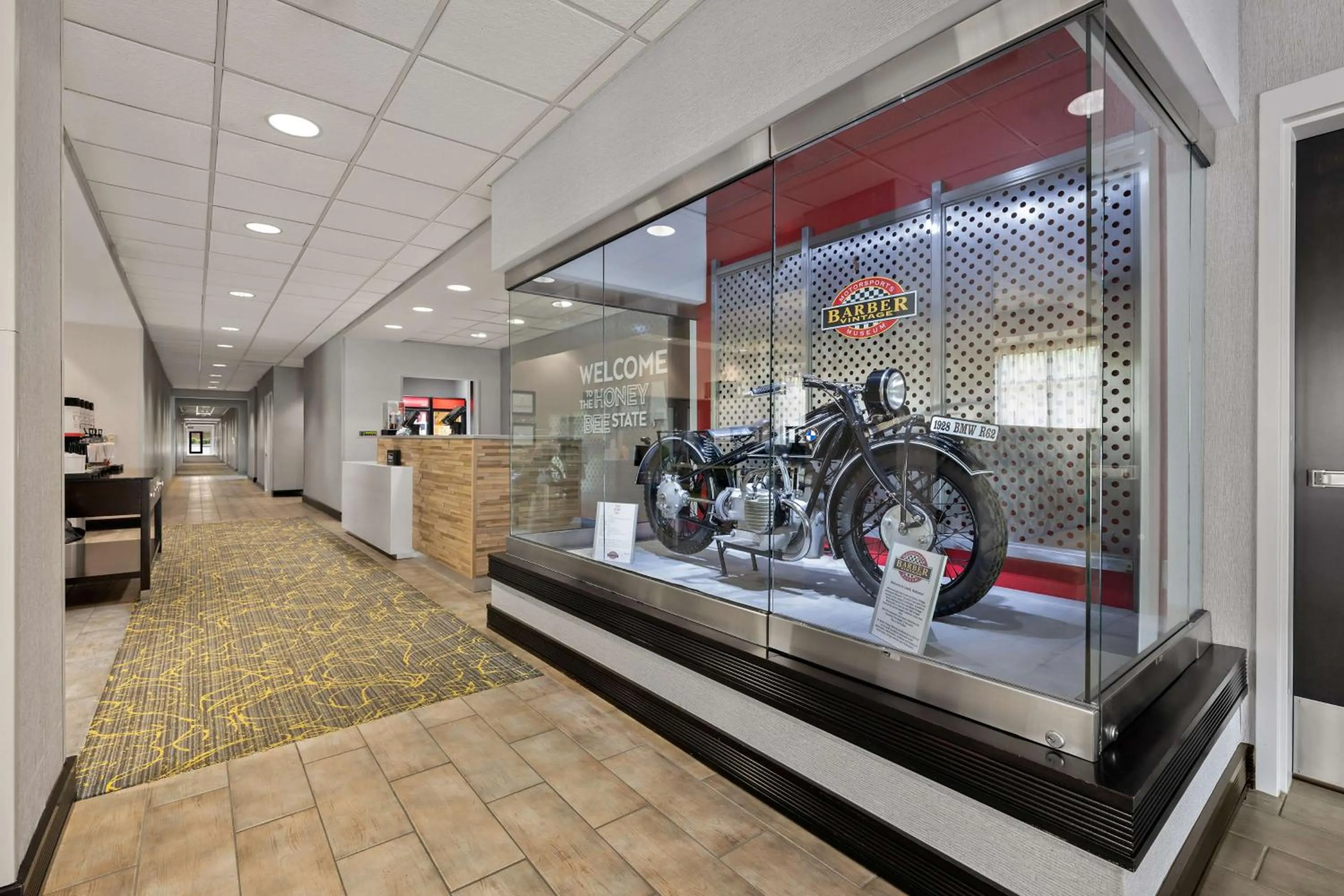 Lobby or reception in Hampton Inn Birmingham/Leeds